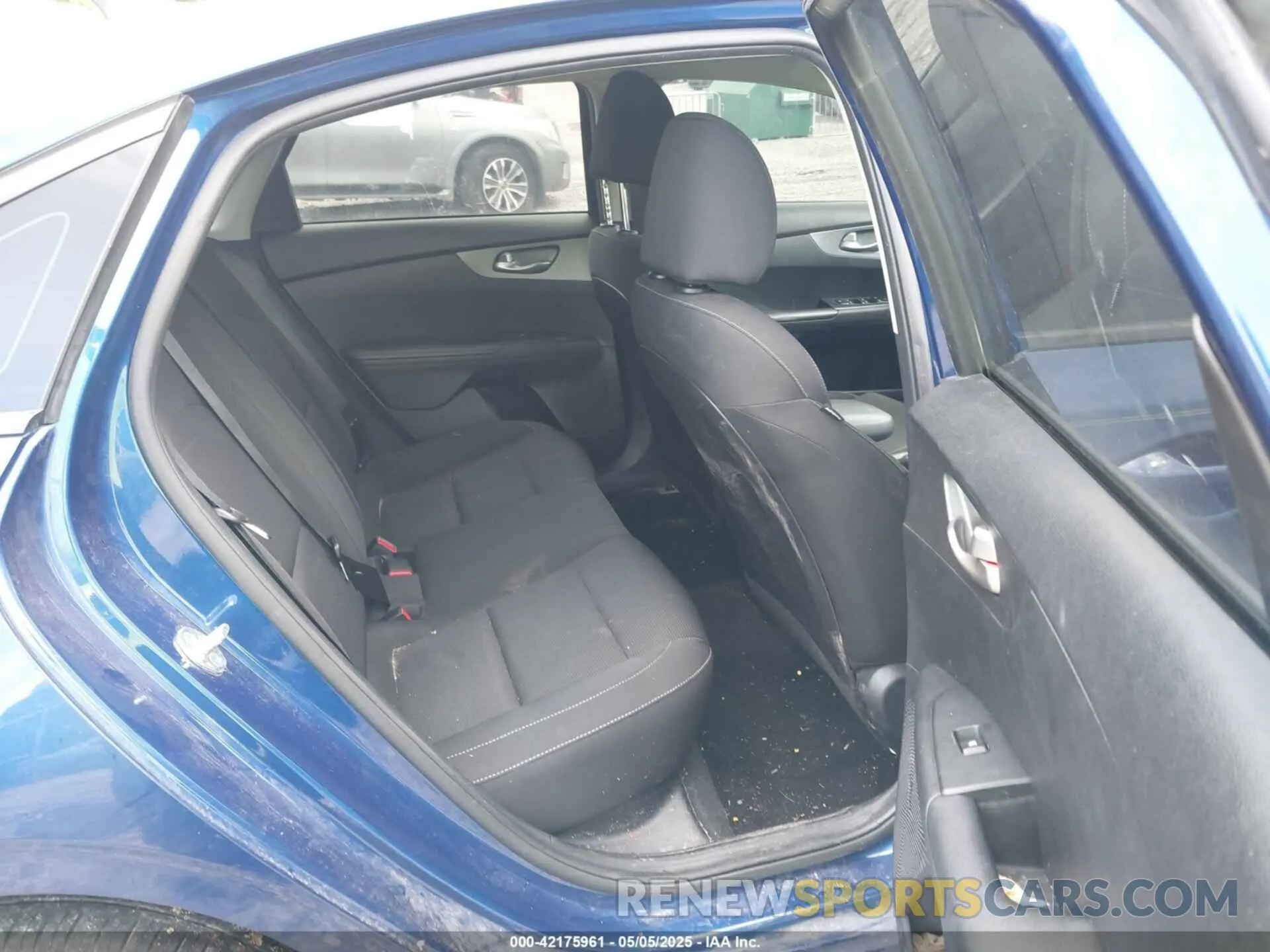 8 fotografías del automóvil dañado 3KPF24AD6ME345740 KIA FORTE 2021