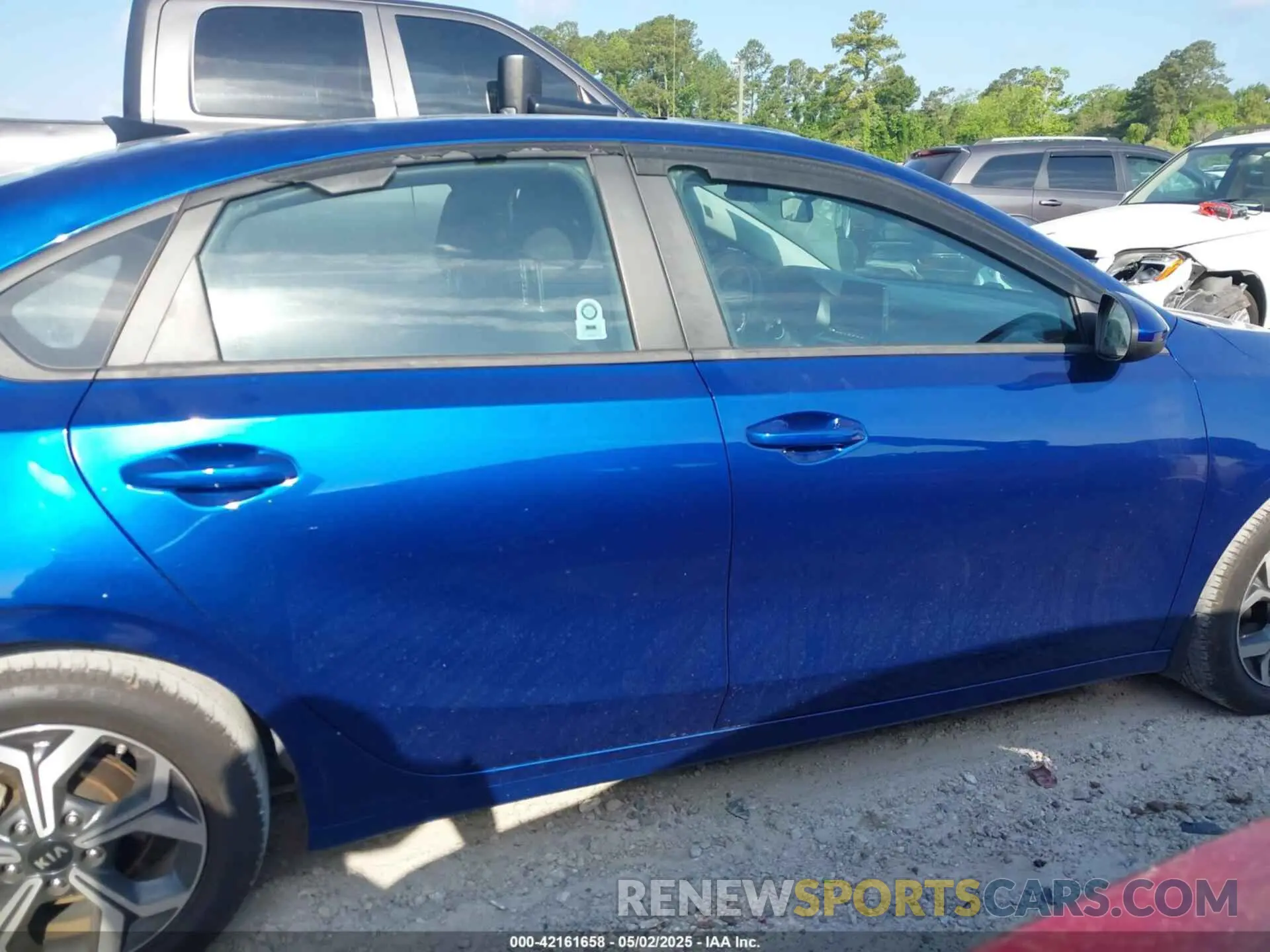 13 fotografías del automóvil dañado 3KPF24AD6ME359587 KIA FORTE 2021