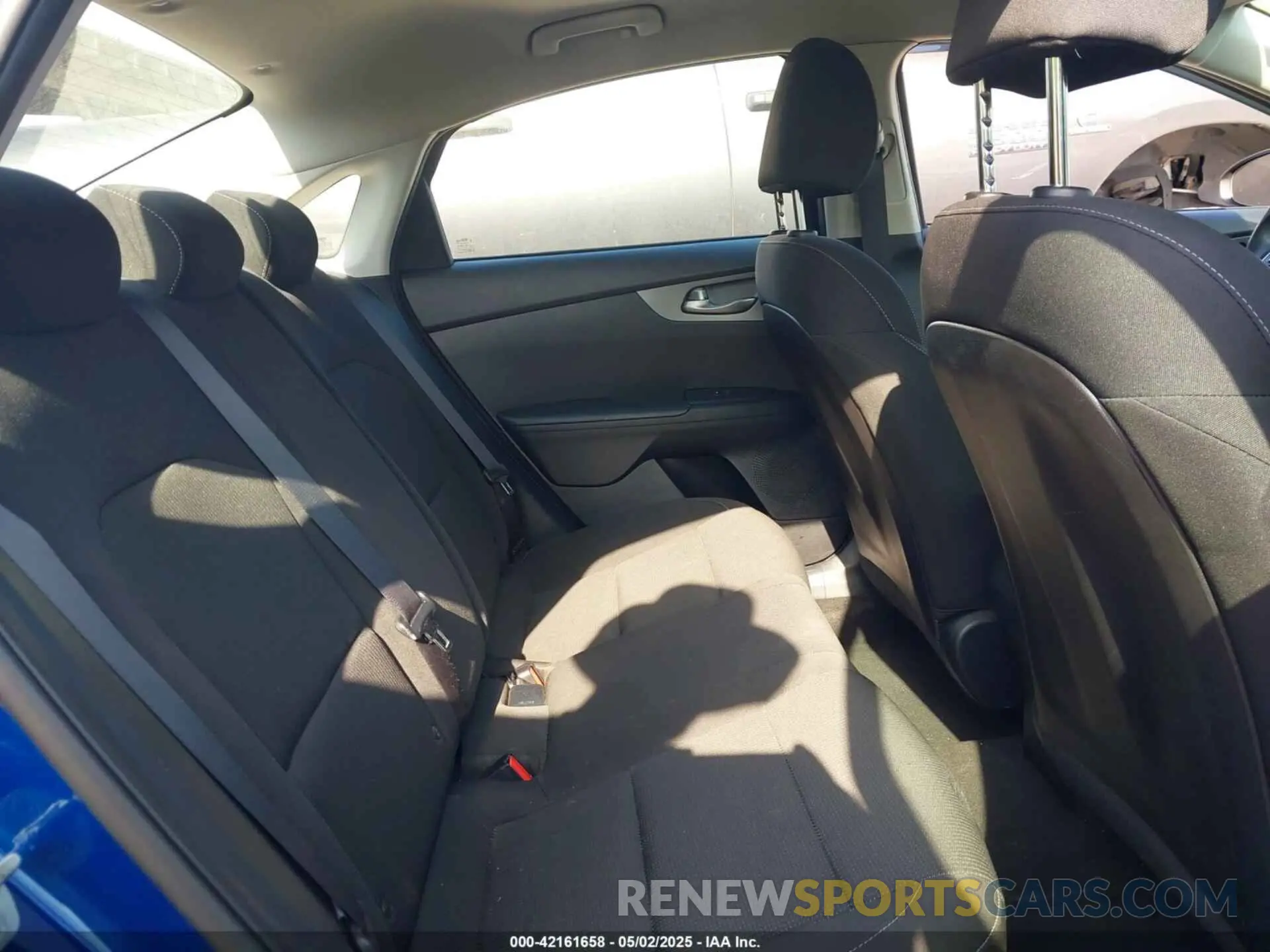 8 fotografías del automóvil dañado 3KPF24AD6ME359587 KIA FORTE 2021