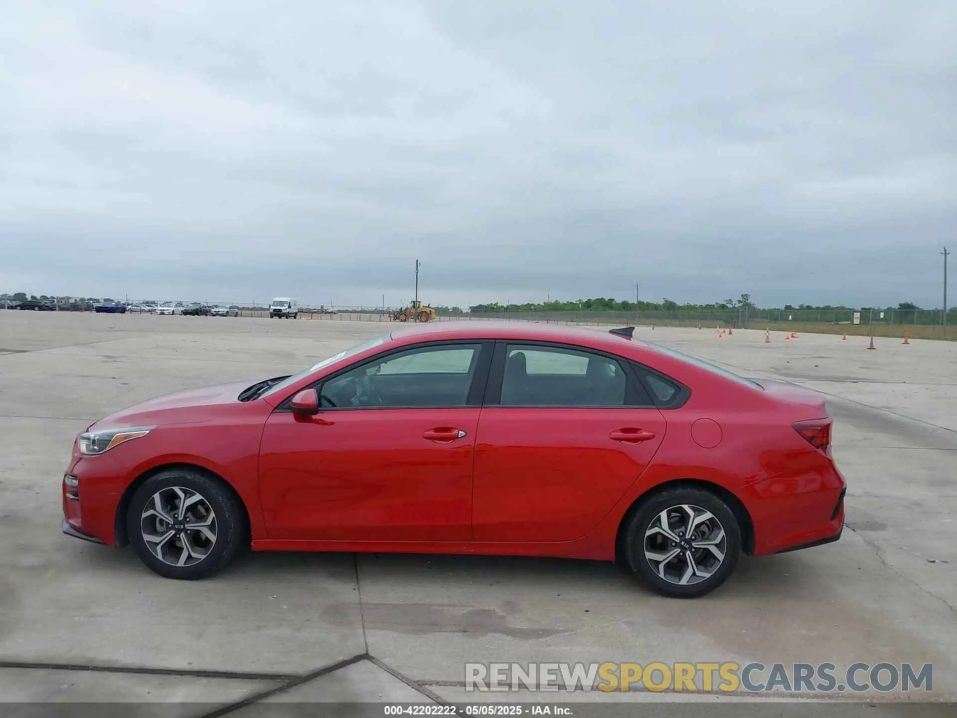 14 fotografías del automóvil dañado 3KPF24AD6ME361887 KIA FORTE 2021