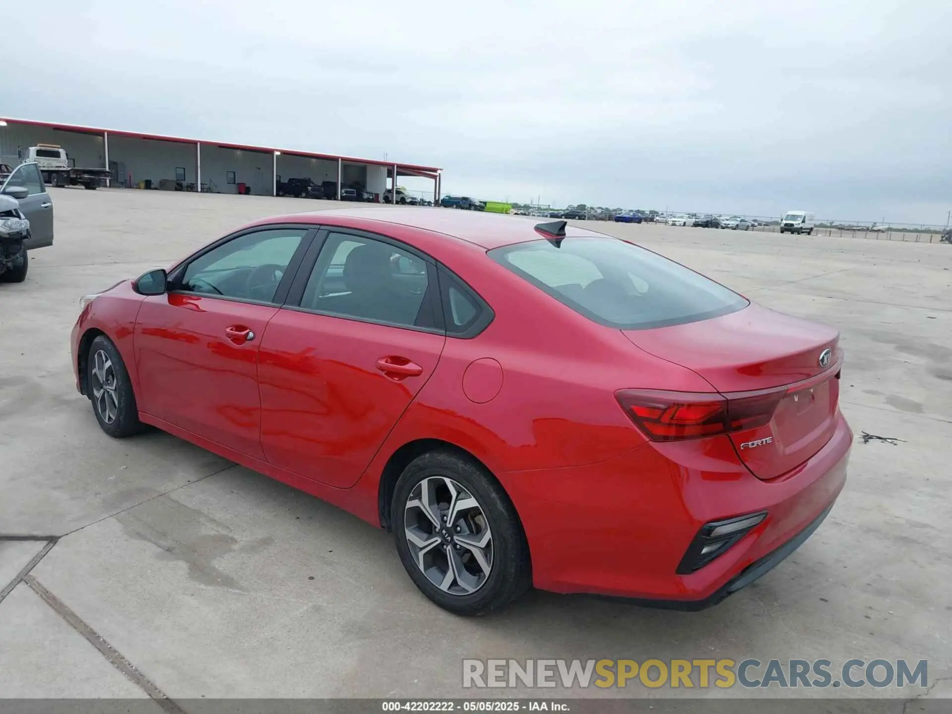 3 fotografías del automóvil dañado 3KPF24AD6ME361887 KIA FORTE 2021
