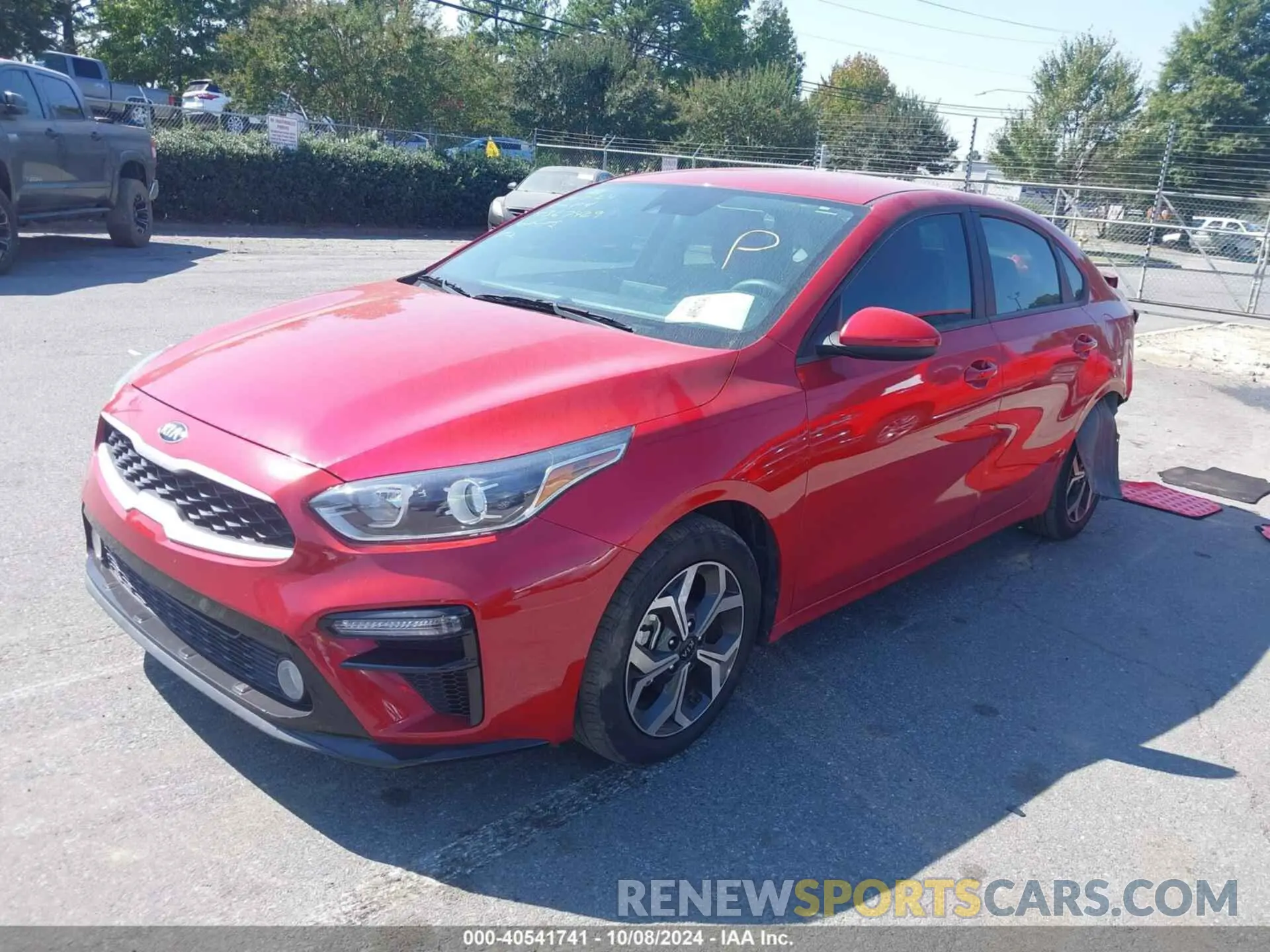 2 fotografías del automóvil dañado 3KPF24AD6ME367429 KIA FORTE 2021