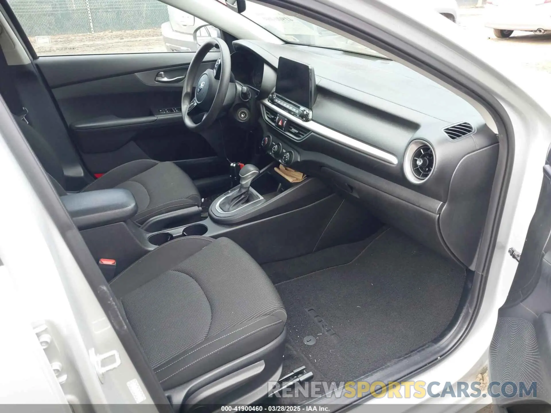 5 fotografías del automóvil dañado 3KPF24AD6ME370640 KIA FORTE 2021