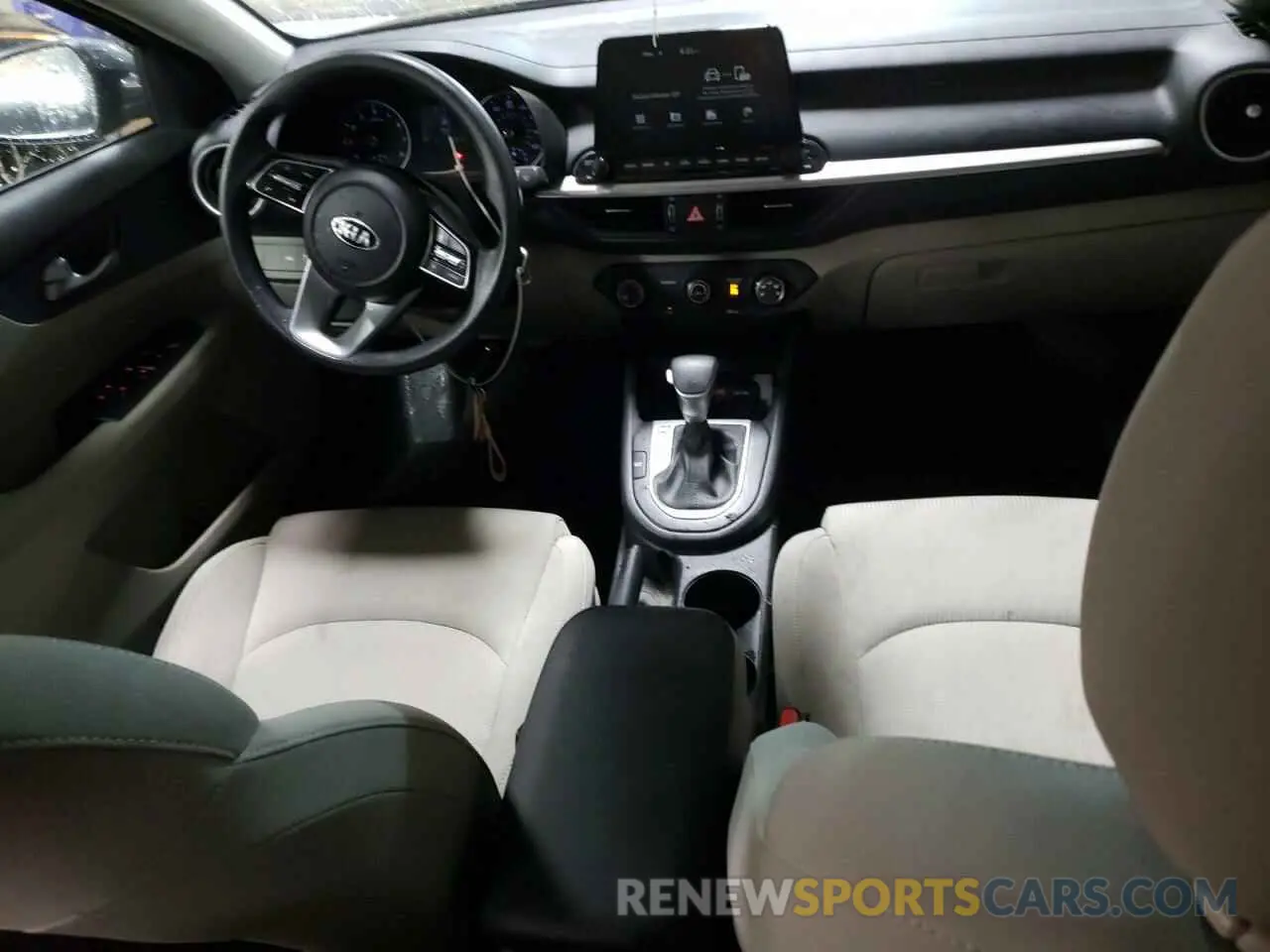 8 fotografías del automóvil dañado 3KPF24AD6ME377992 KIA FORTE 2021