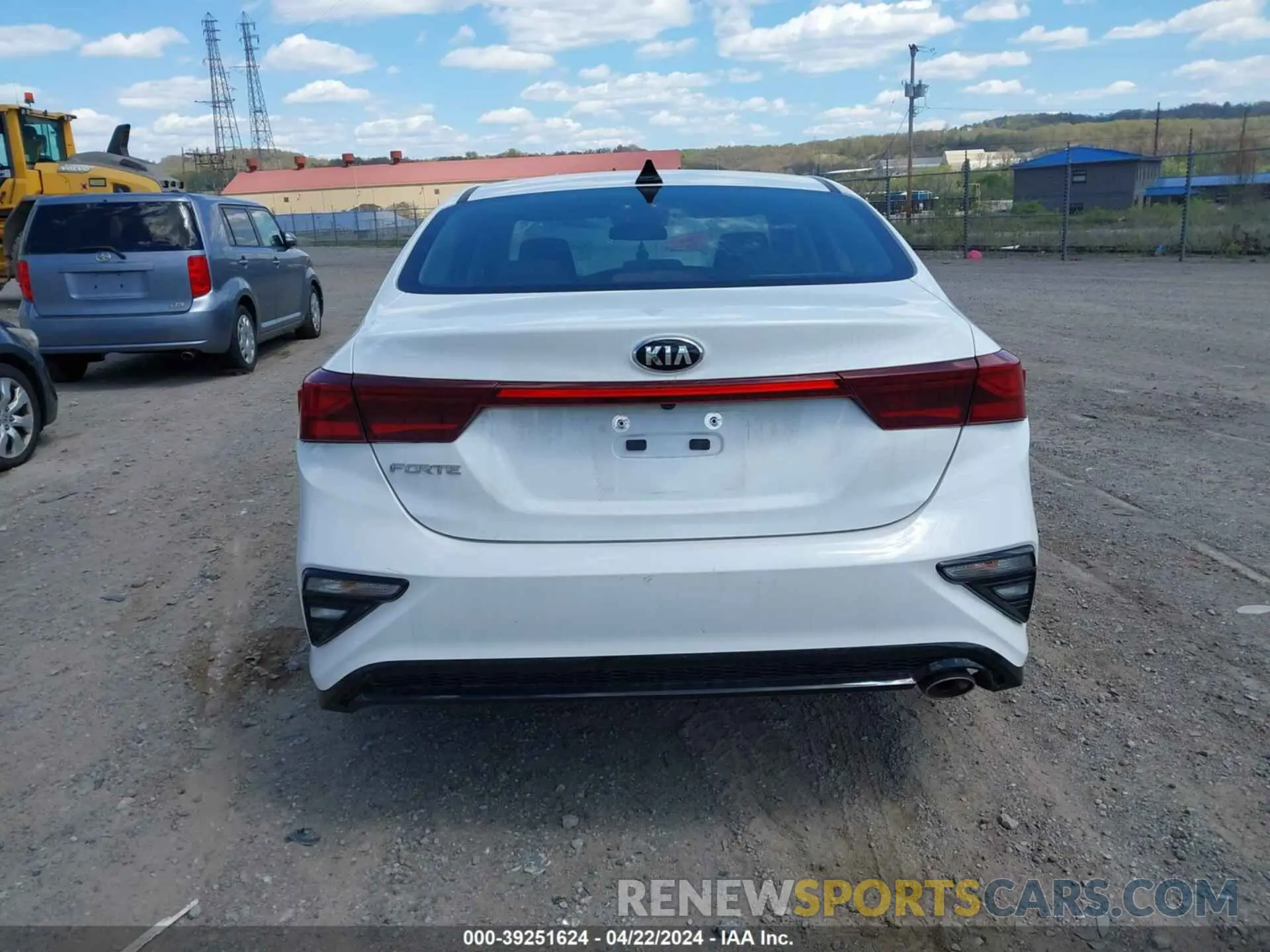 17 fotografías del automóvil dañado 3KPF24AD6ME386370 KIA FORTE 2021