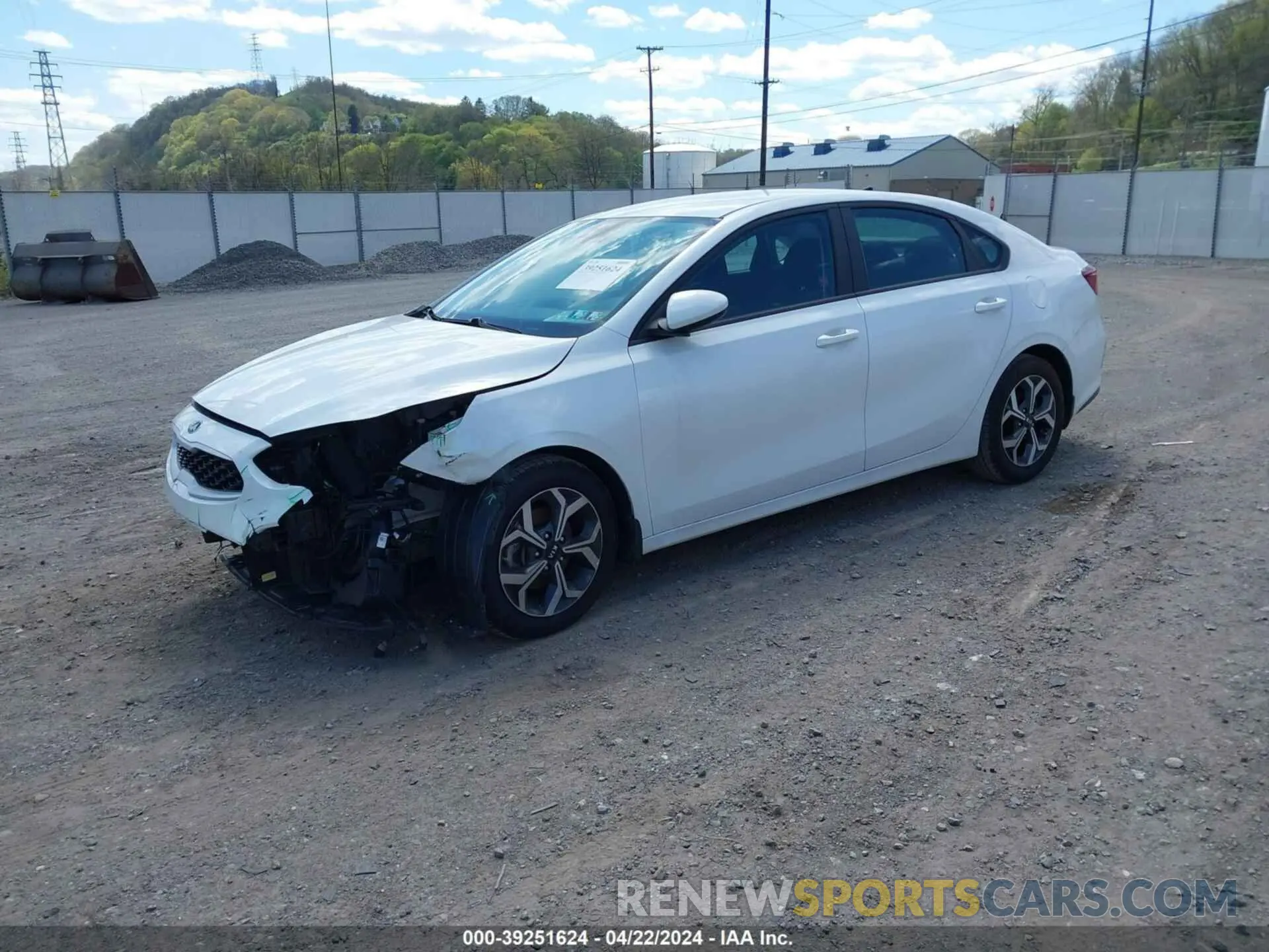 2 fotografías del automóvil dañado 3KPF24AD6ME386370 KIA FORTE 2021