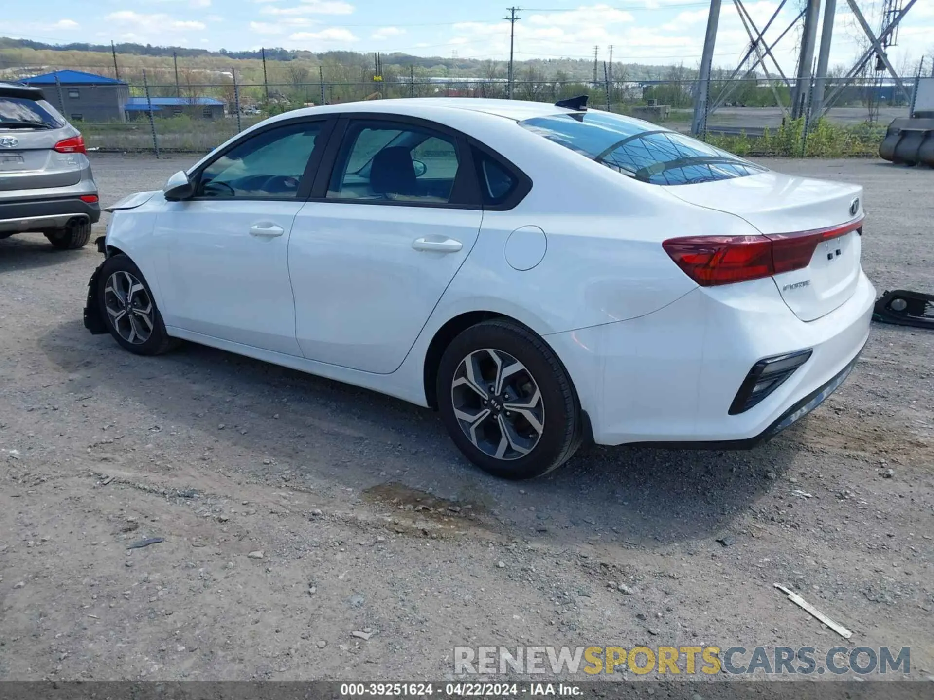 3 fotografías del automóvil dañado 3KPF24AD6ME386370 KIA FORTE 2021