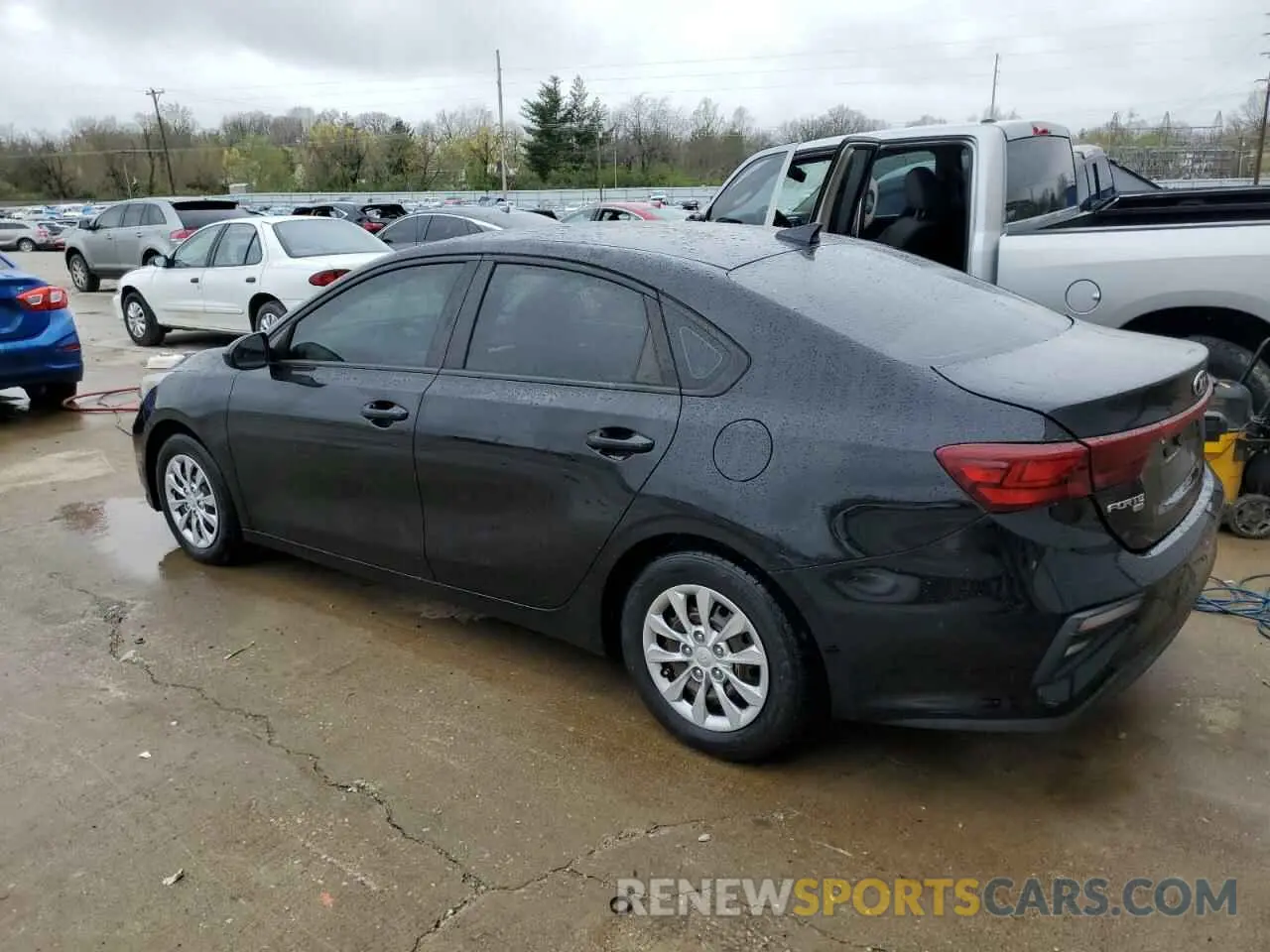 2 fotografías del automóvil dañado 3KPF24AD7ME265430 KIA FORTE 2021