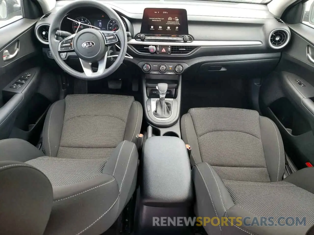 8 fotografías del automóvil dañado 3KPF24AD7ME265475 KIA FORTE 2021