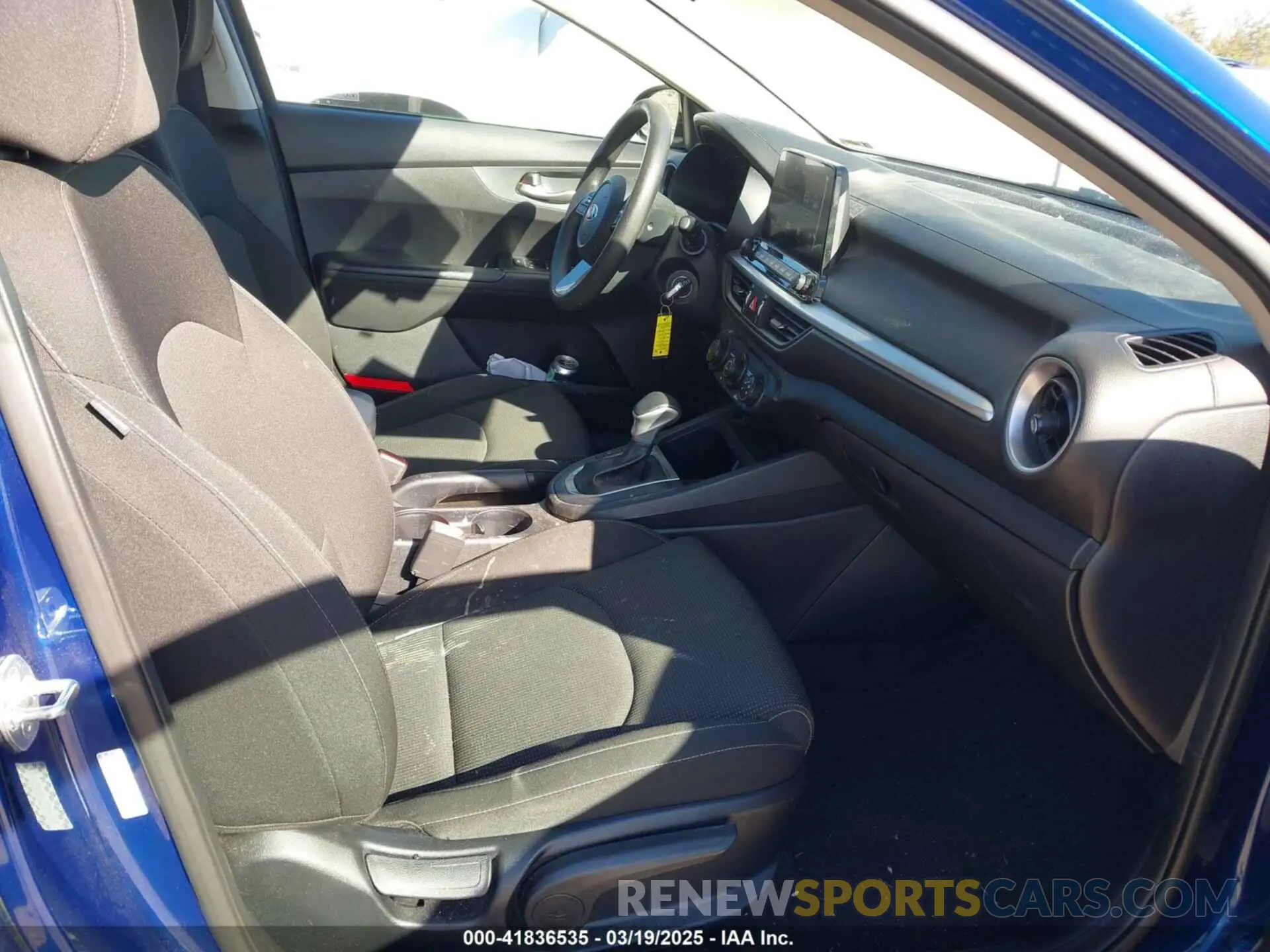 5 fotografías del automóvil dañado 3KPF24AD7ME284348 KIA FORTE 2021