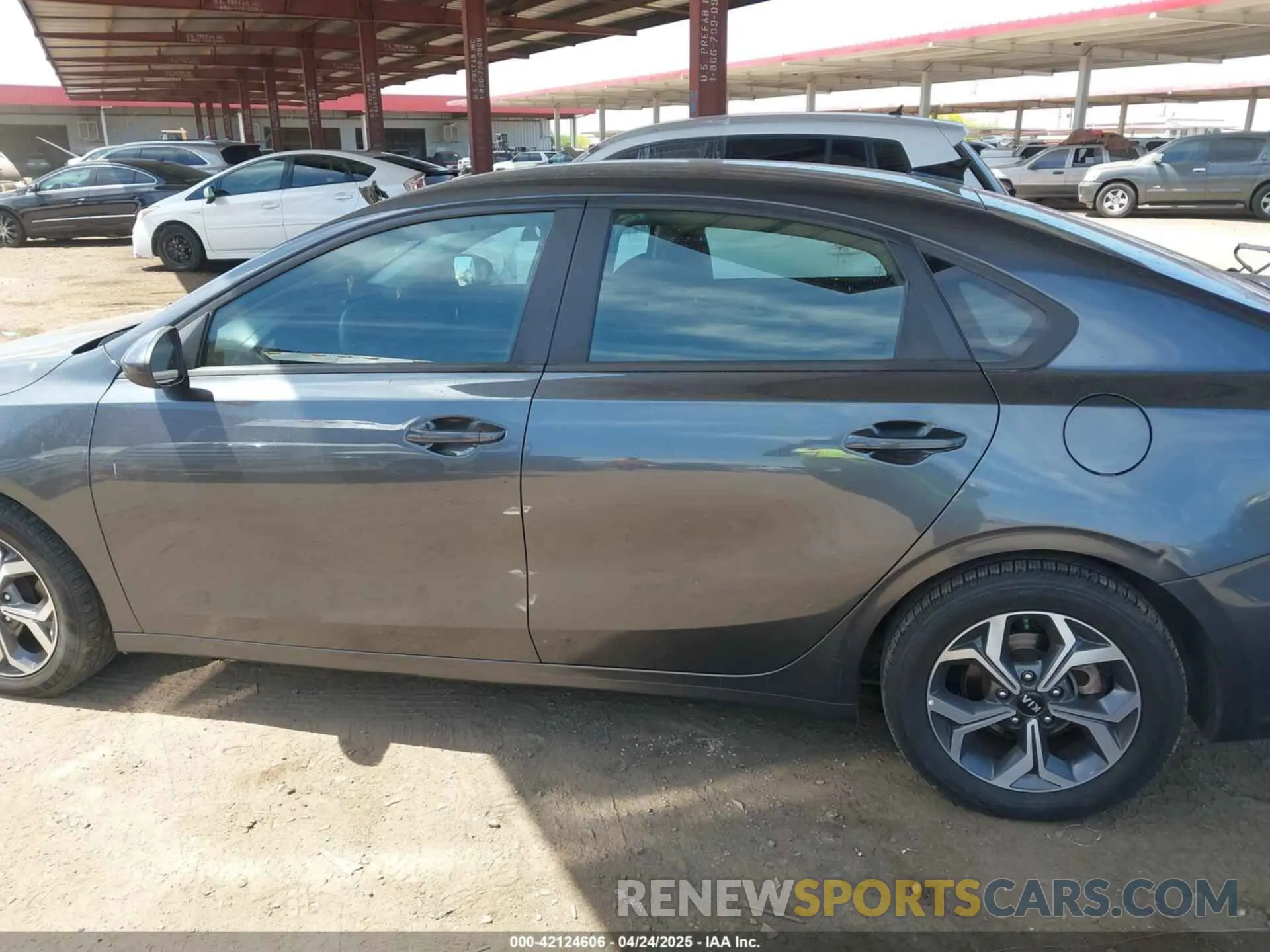 13 fotografías del automóvil dañado 3KPF24AD7ME294409 KIA FORTE 2021