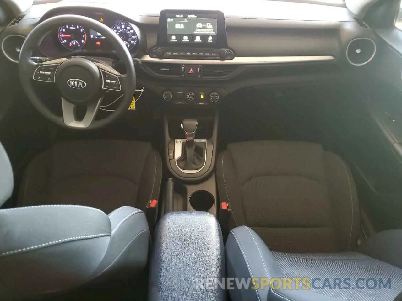 8 fotografías del automóvil dañado 3KPF24AD7ME297634 KIA FORTE 2021