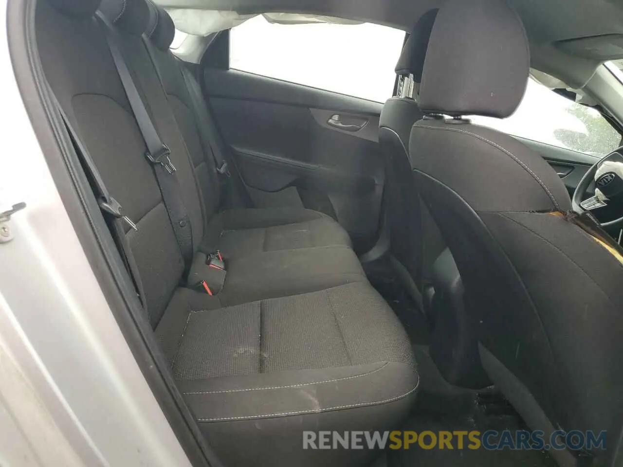 10 fotografías del automóvil dañado 3KPF24AD7ME307725 KIA FORTE 2021