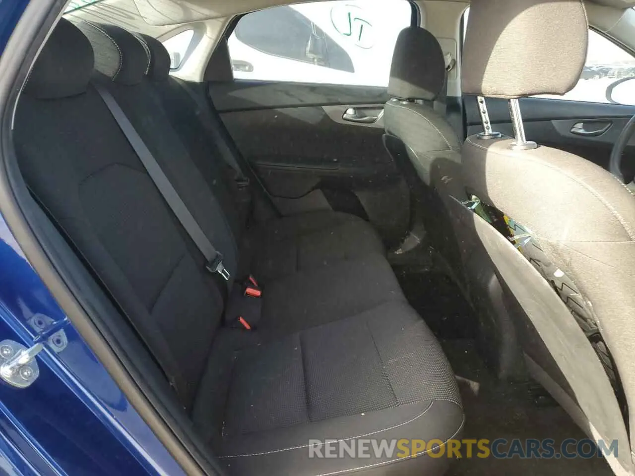 10 fotografías del automóvil dañado 3KPF24AD7ME330373 KIA FORTE 2021