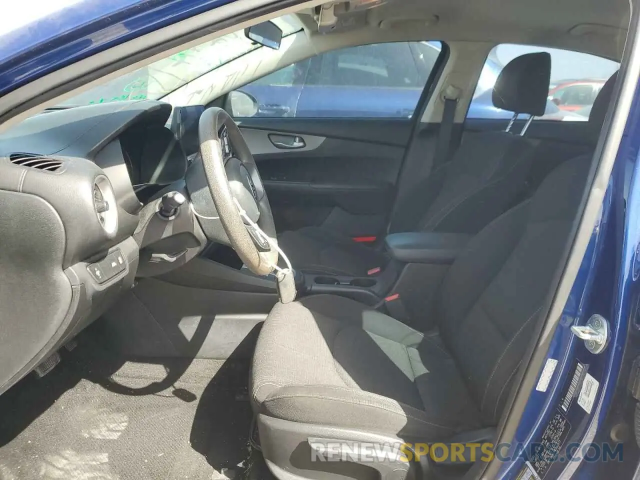 7 fotografías del automóvil dañado 3KPF24AD7ME330373 KIA FORTE 2021