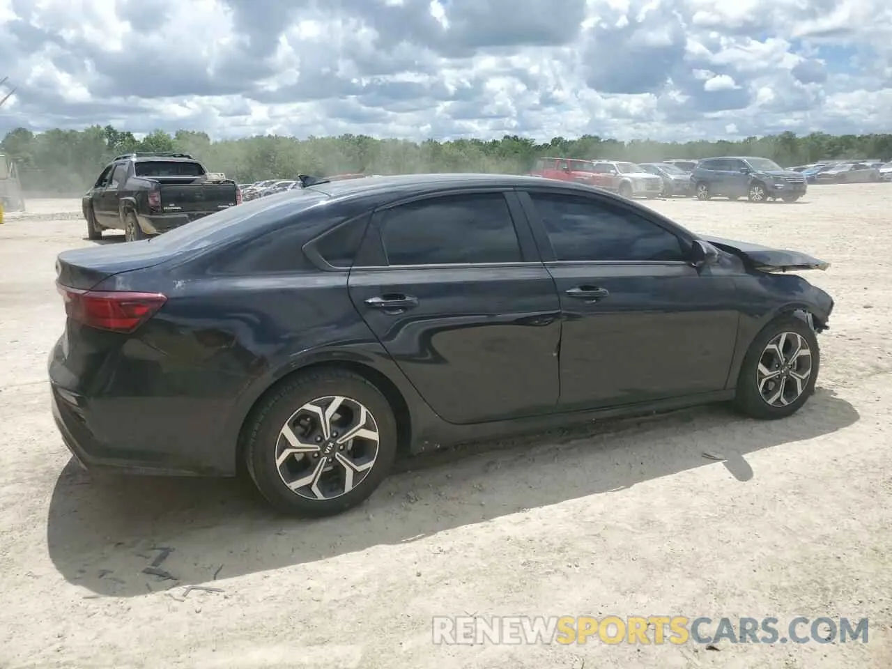 3 fotografías del automóvil dañado 3KPF24AD7ME330390 KIA FORTE 2021