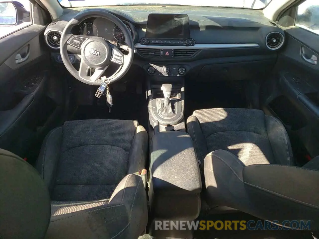 8 fotografías del automóvil dañado 3KPF24AD7ME338361 KIA FORTE 2021