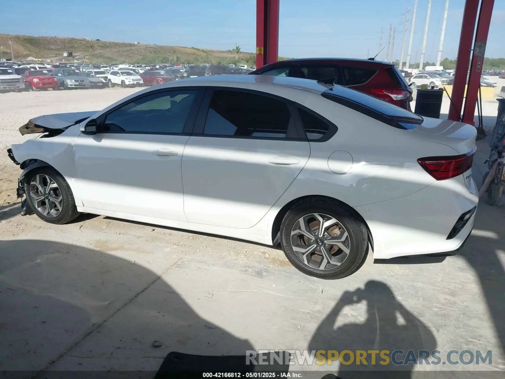 15 fotografías del automóvil dañado 3KPF24AD7ME340143 KIA FORTE 2021