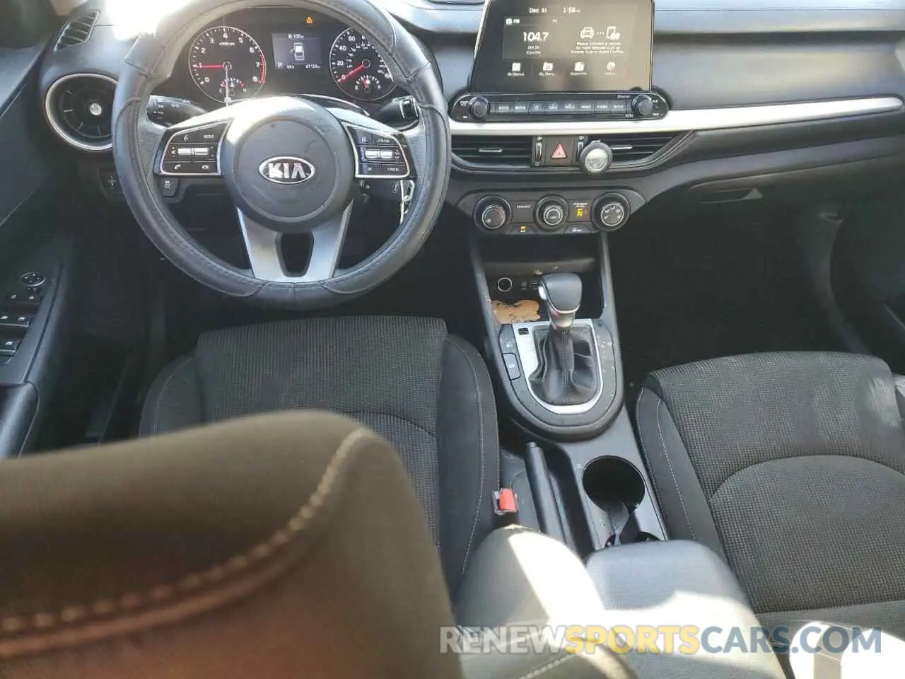 8 fotografías del automóvil dañado 3KPF24AD7ME353524 KIA FORTE 2021