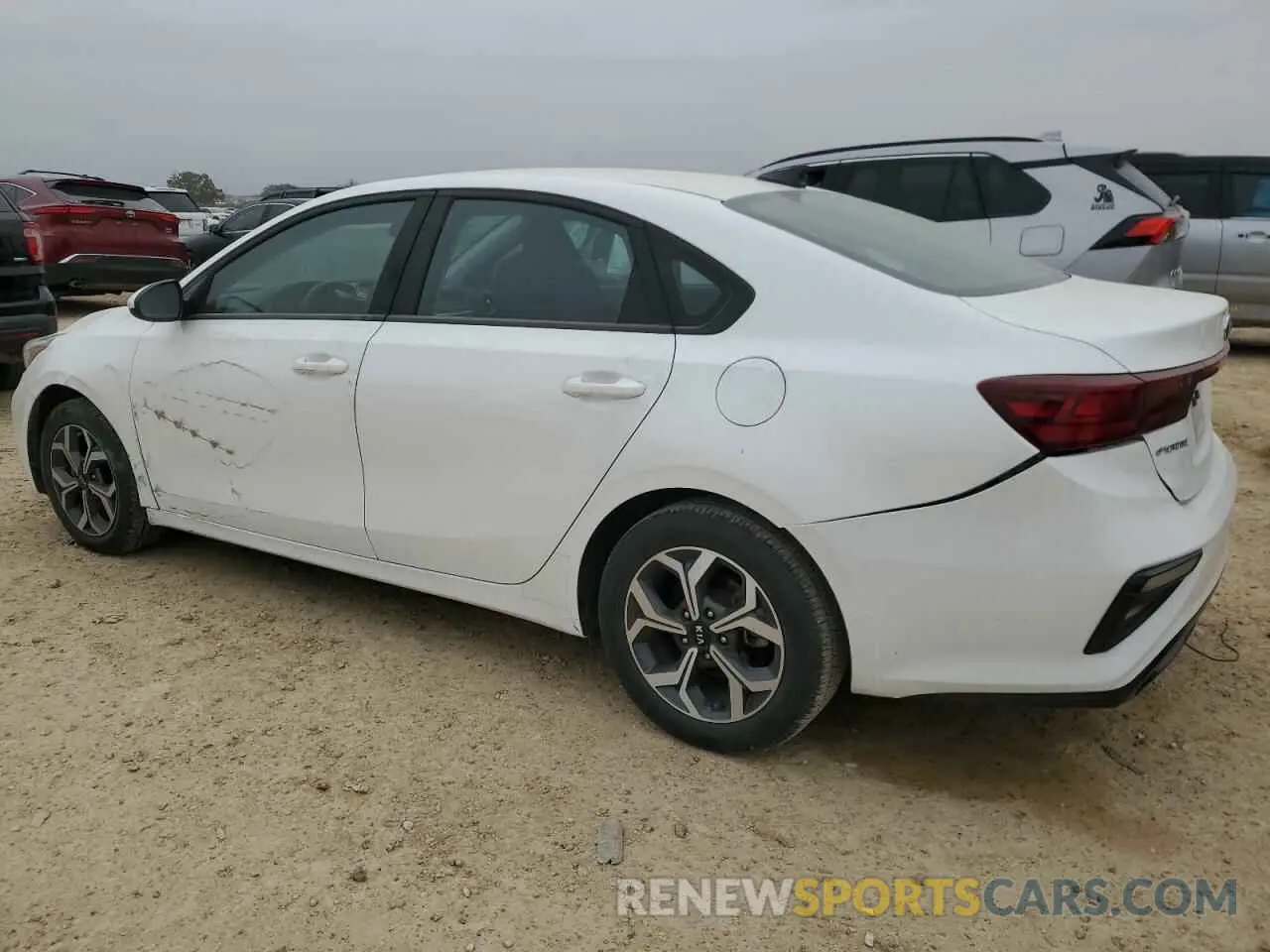 2 fotografías del automóvil dañado 3KPF24AD7ME359565 KIA FORTE 2021
