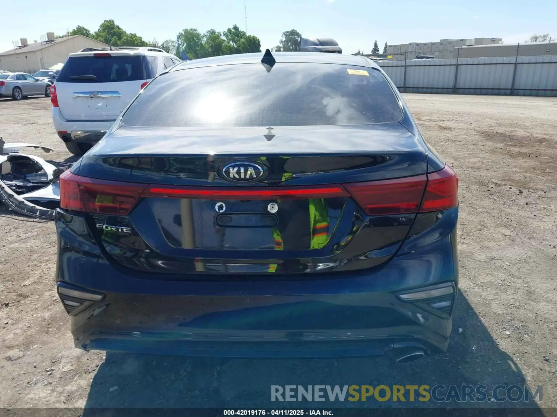 15 fotografías del automóvil dañado 3KPF24AD7ME363096 KIA FORTE 2021