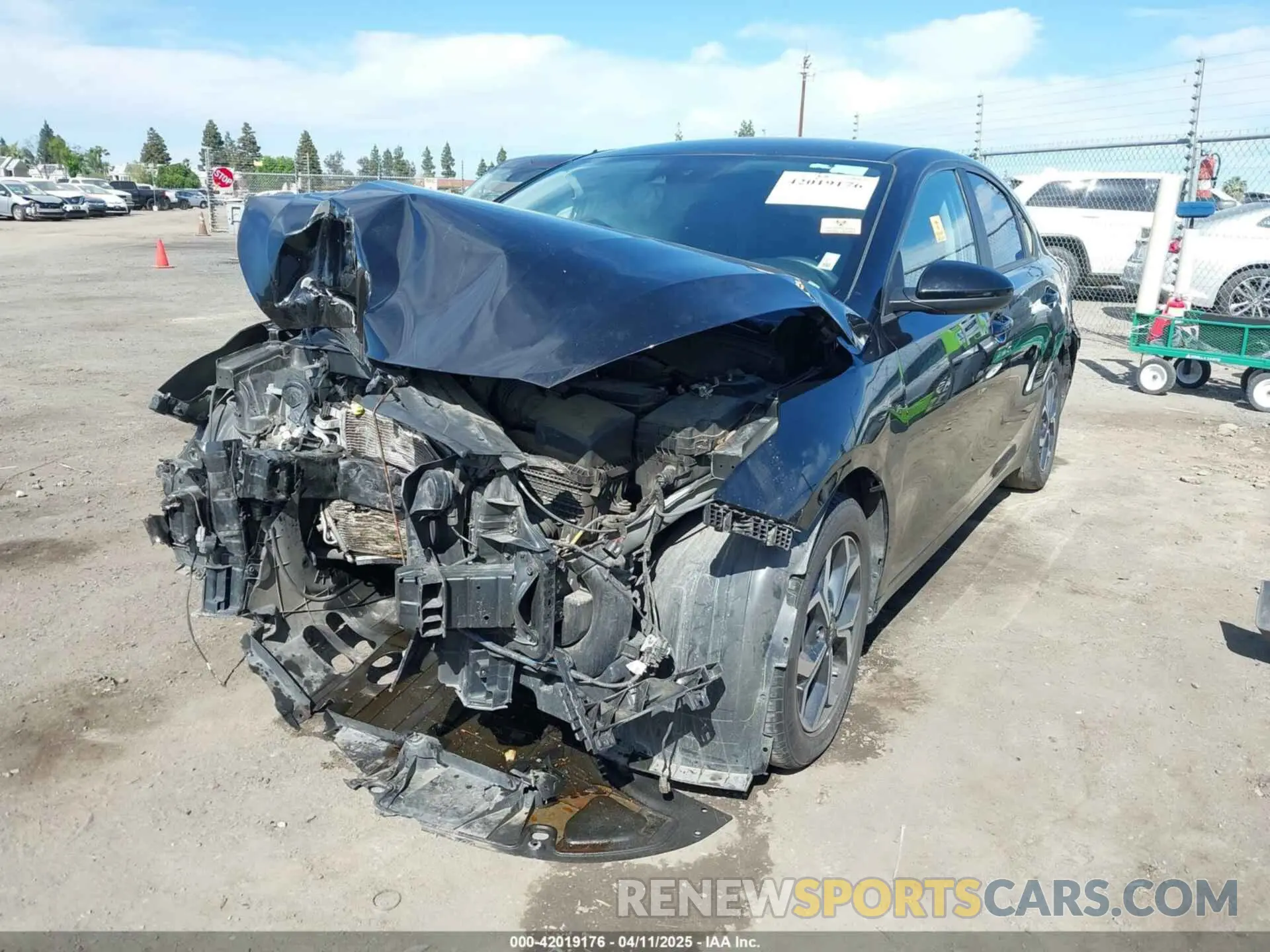2 fotografías del automóvil dañado 3KPF24AD7ME363096 KIA FORTE 2021