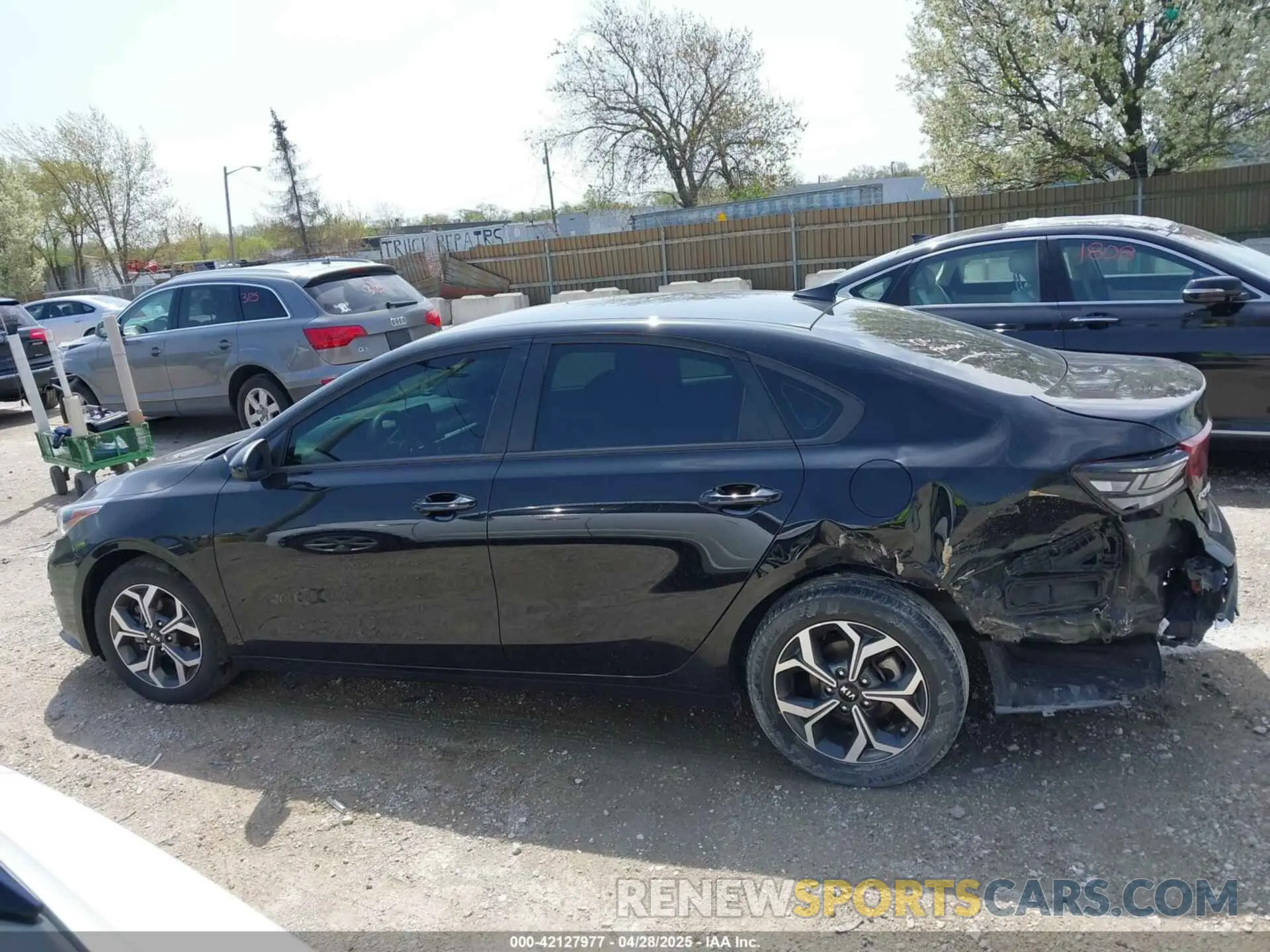14 fotografías del automóvil dañado 3KPF24AD7ME393313 KIA FORTE 2021