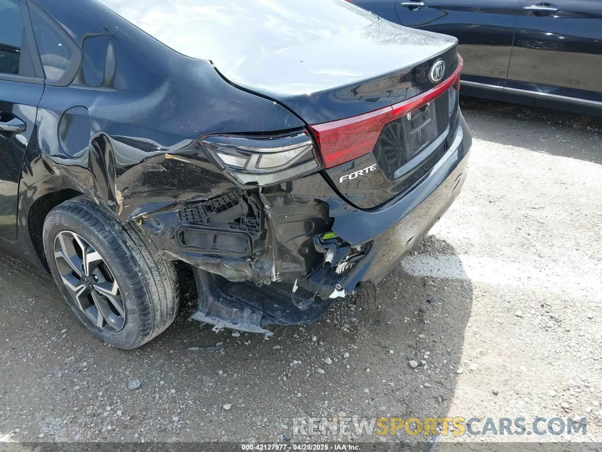 6 fotografías del automóvil dañado 3KPF24AD7ME393313 KIA FORTE 2021