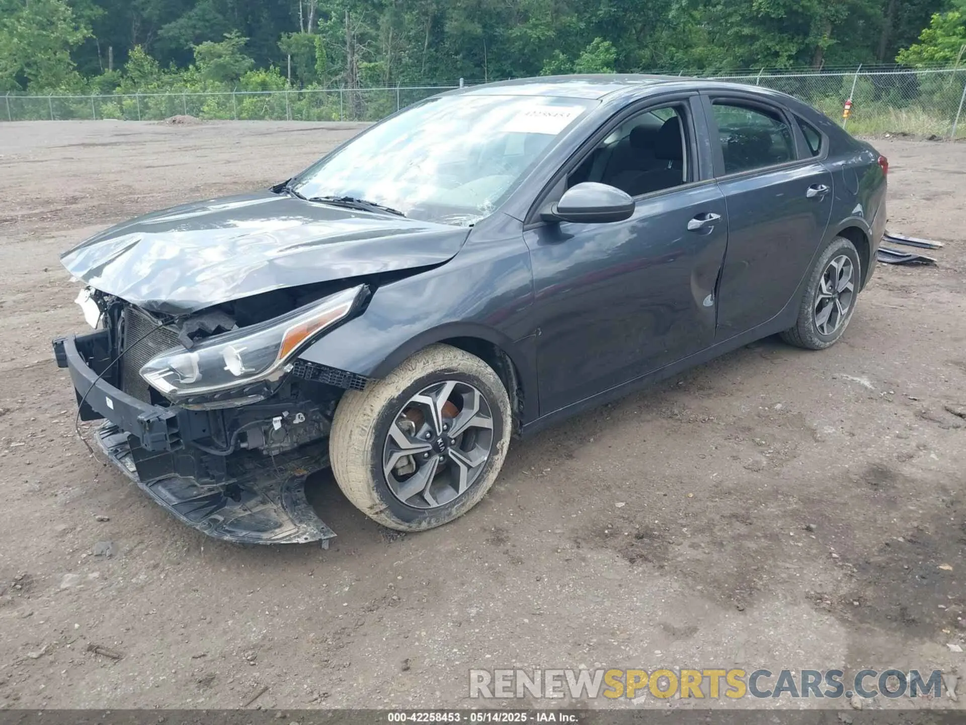 2 fotografías del automóvil dañado 3KPF24AD8ME266540 KIA FORTE 2021