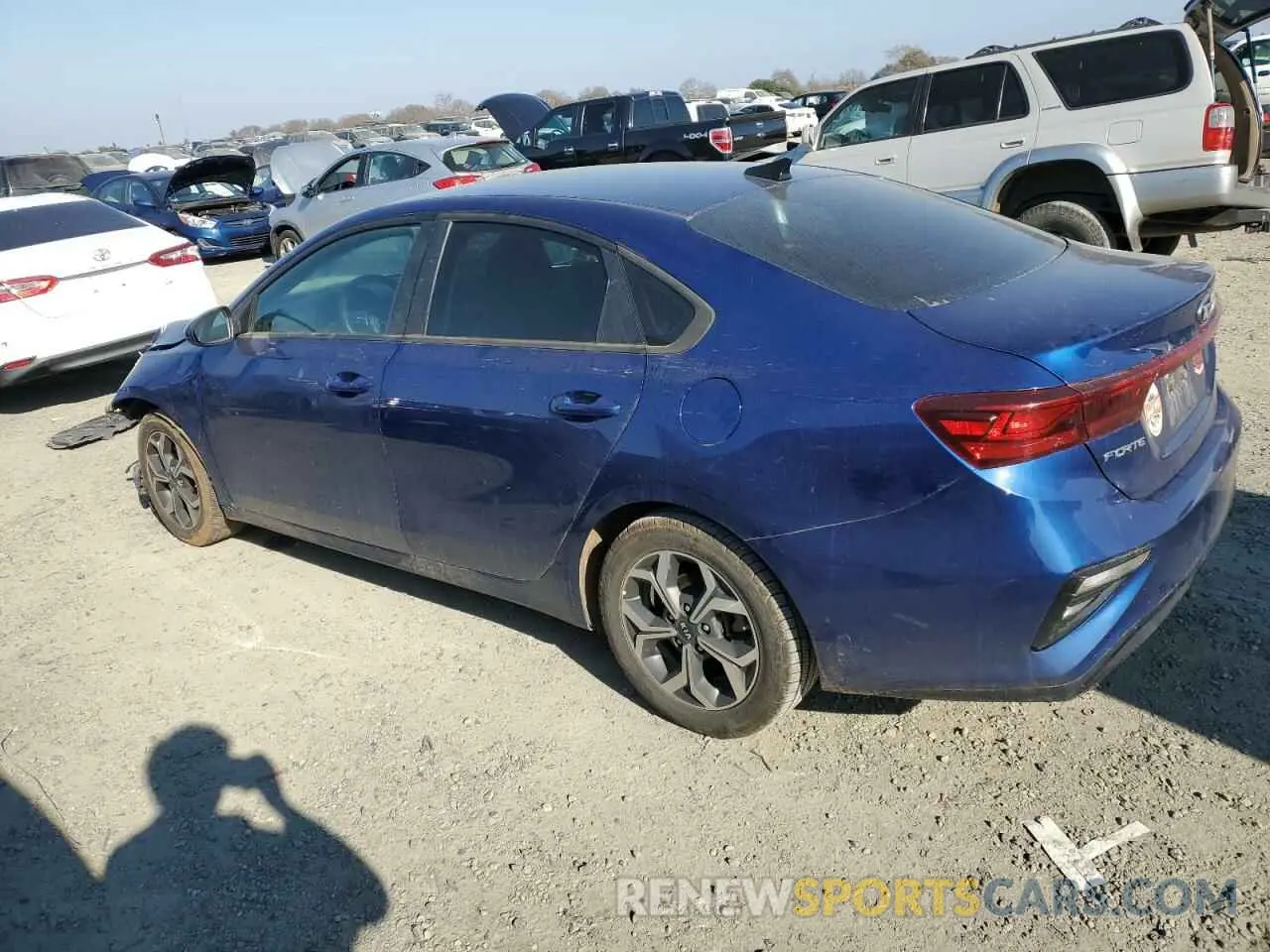 2 fotografías del automóvil dañado 3KPF24AD8ME267638 KIA FORTE 2021