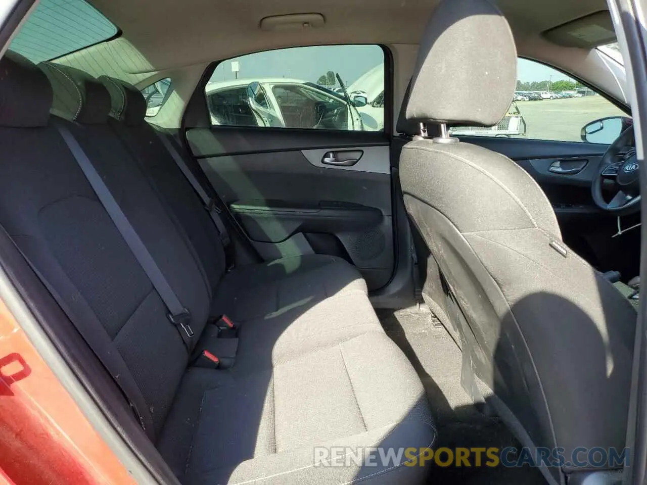 10 fotografías del automóvil dañado 3KPF24AD8ME268255 KIA FORTE 2021