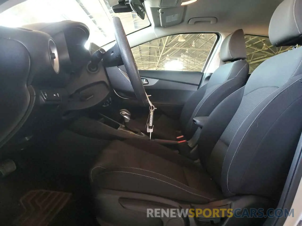 7 fotografías del automóvil dañado 3KPF24AD8ME275965 KIA FORTE 2021
