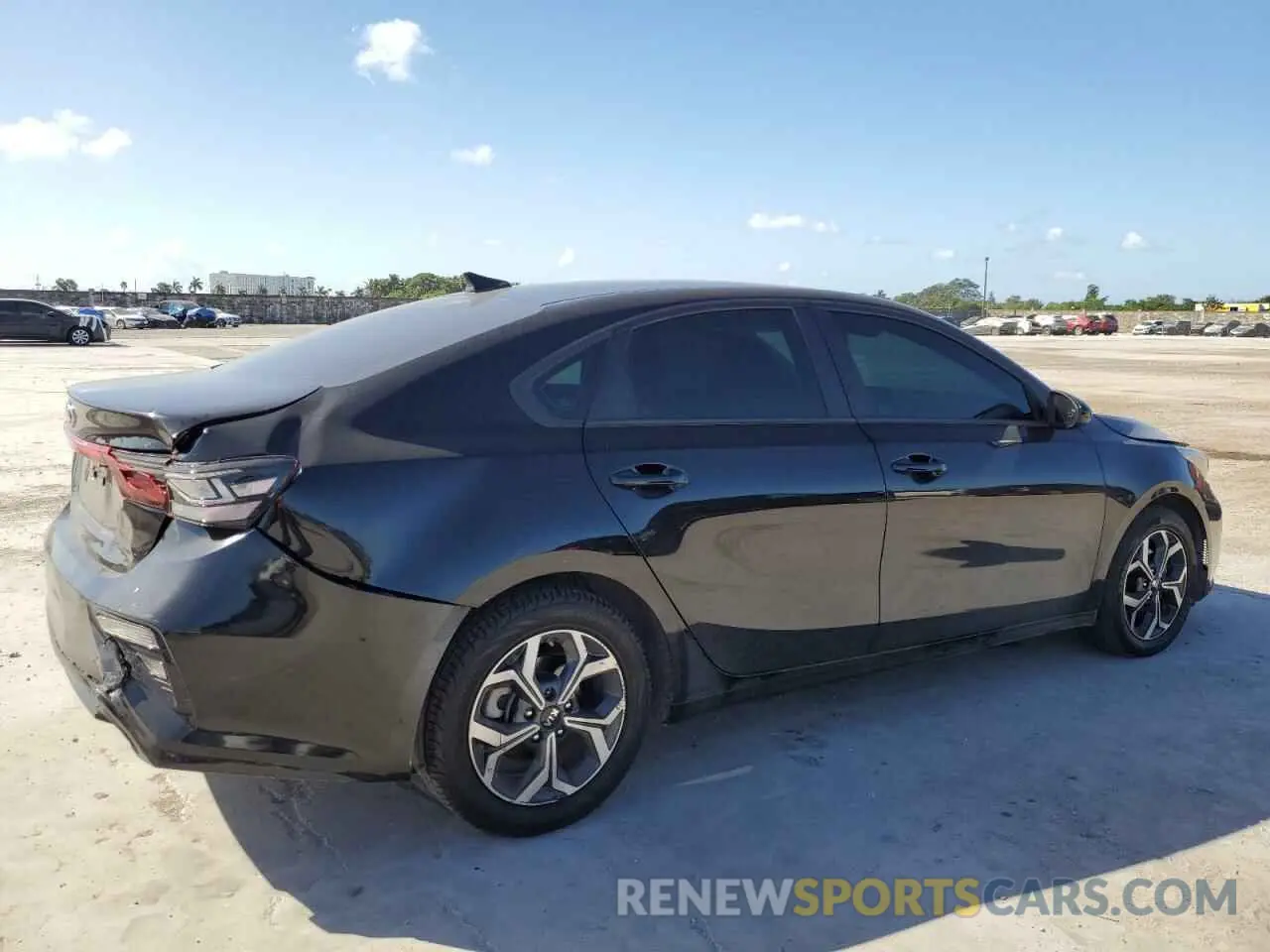 3 fotografías del automóvil dañado 3KPF24AD8ME280065 KIA FORTE 2021