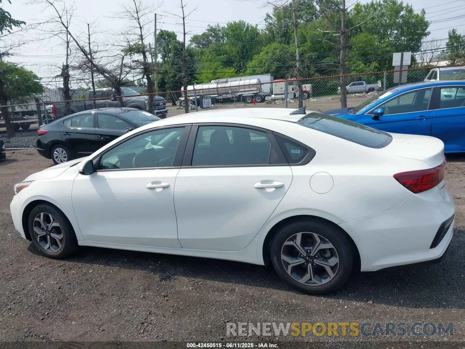 14 fotografías del automóvil dañado 3KPF24AD8ME292779 KIA FORTE 2021