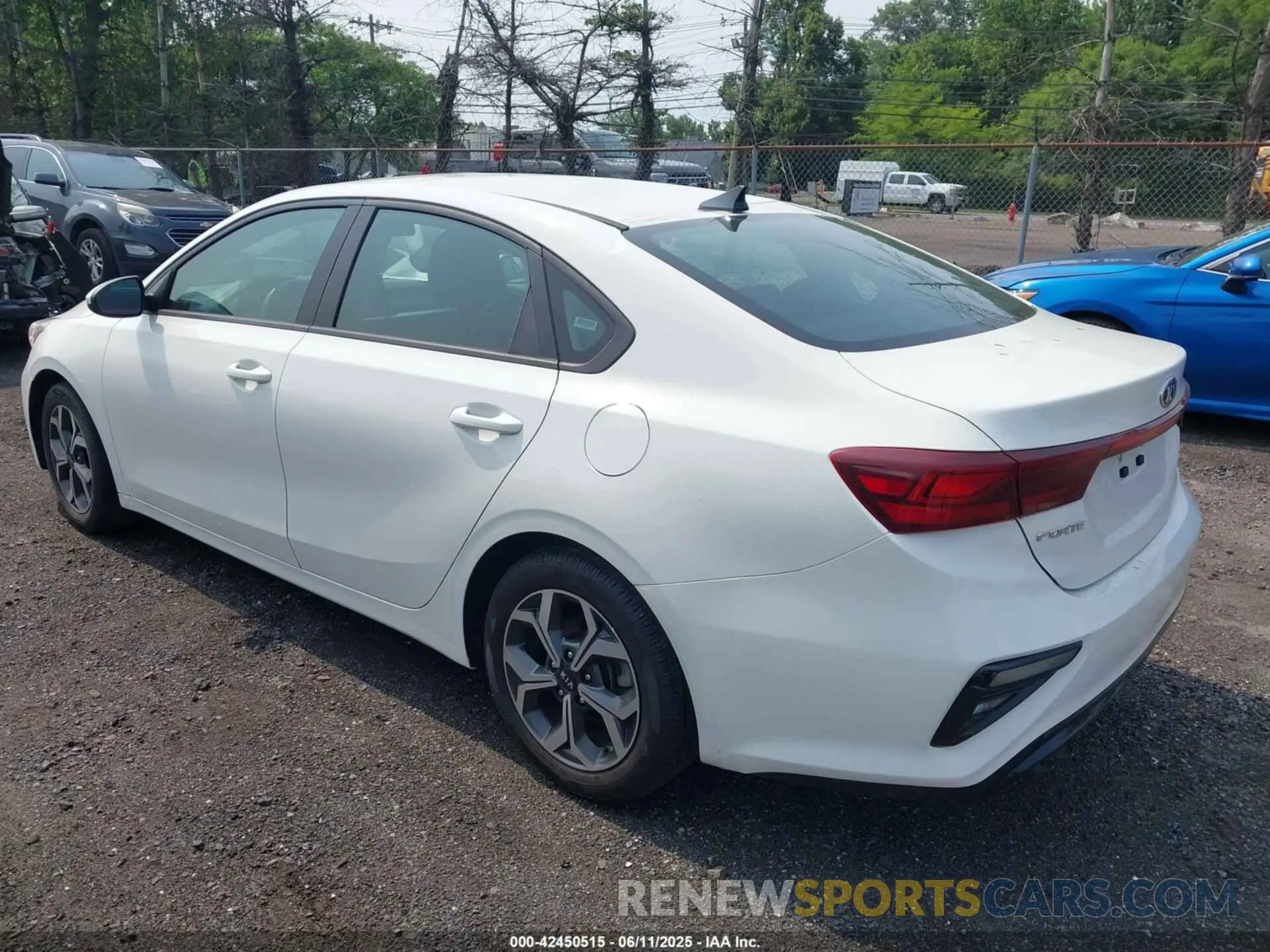 3 fotografías del automóvil dañado 3KPF24AD8ME292779 KIA FORTE 2021