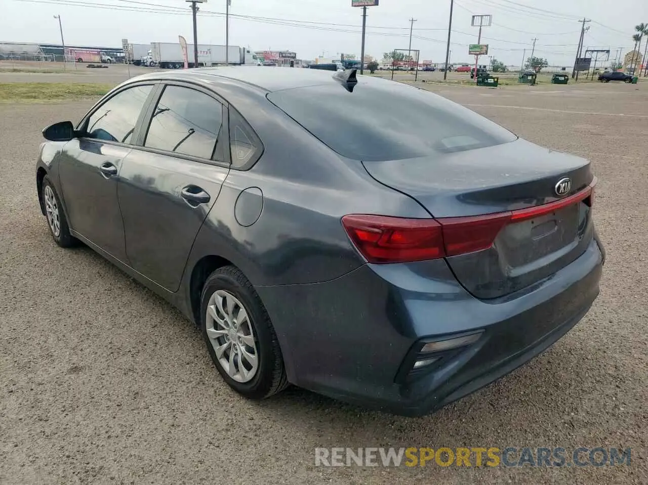 3 fotografías del automóvil dañado 3KPF24AD8ME301058 KIA FORTE 2021