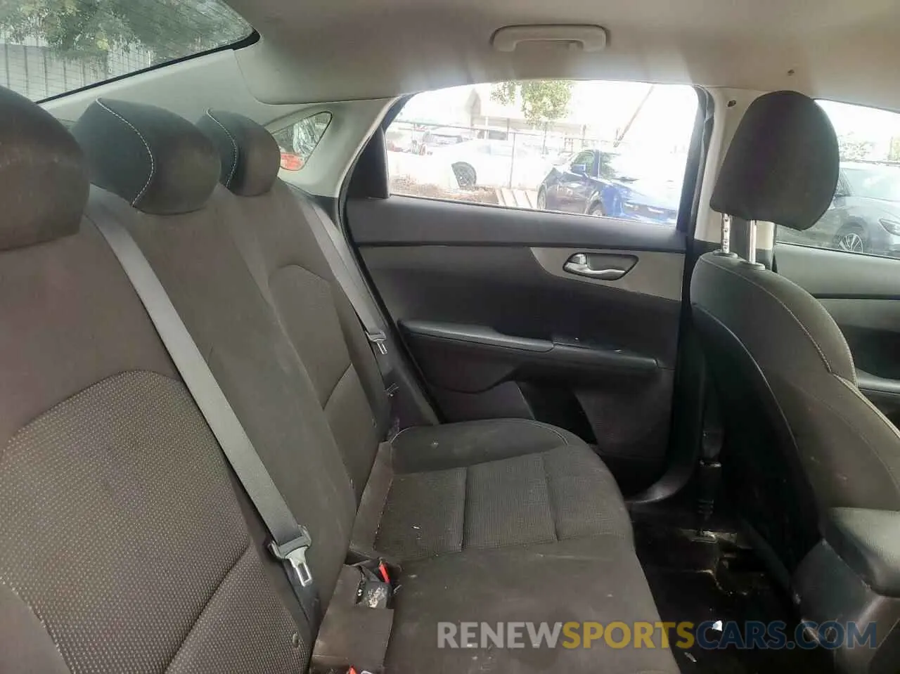 6 fotografías del automóvil dañado 3KPF24AD8ME301058 KIA FORTE 2021