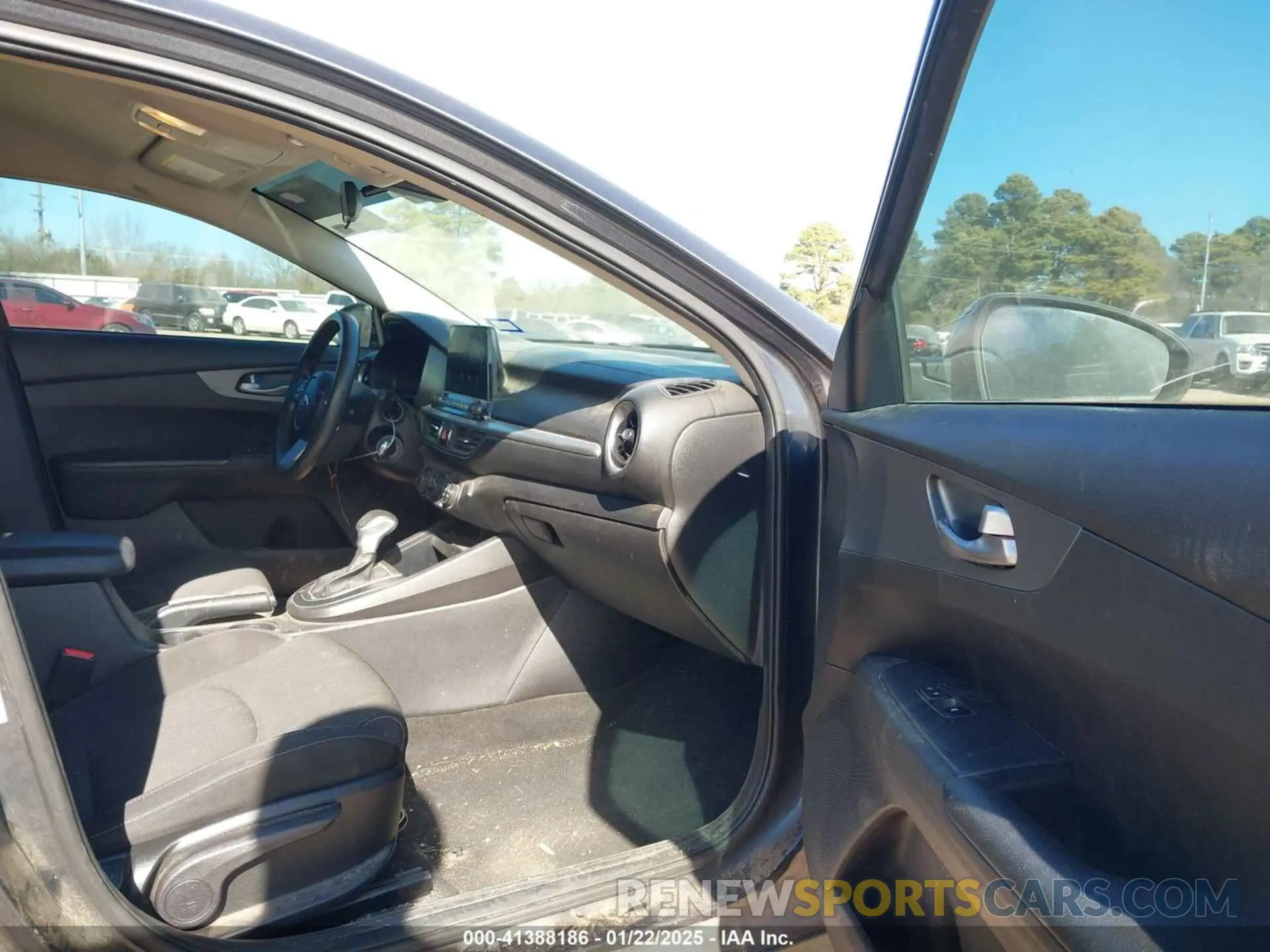 5 fotografías del automóvil dañado 3KPF24AD8ME308561 KIA FORTE 2021