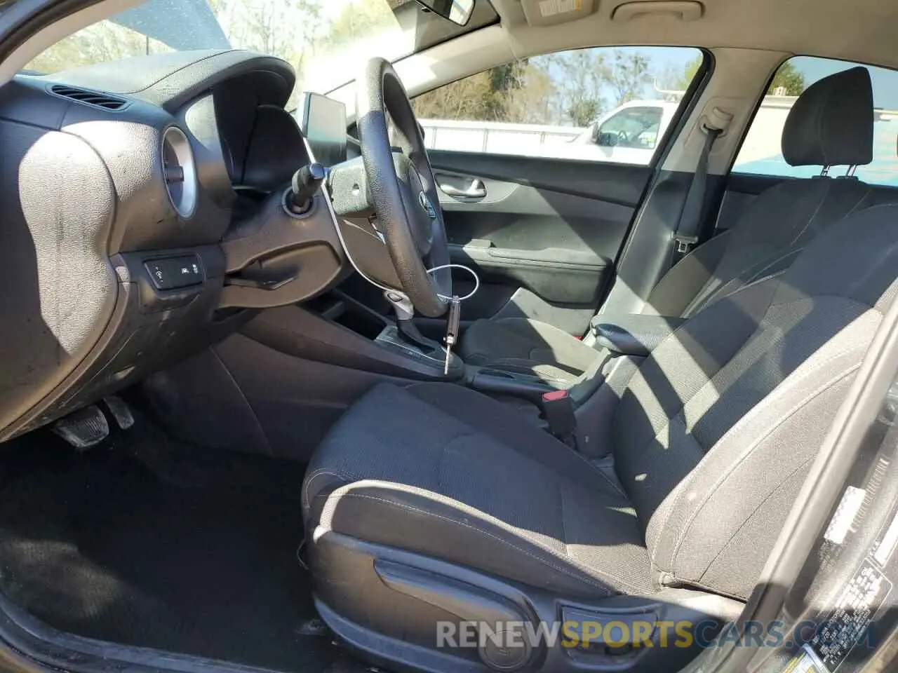 7 fotografías del automóvil dañado 3KPF24AD8ME323058 KIA FORTE 2021