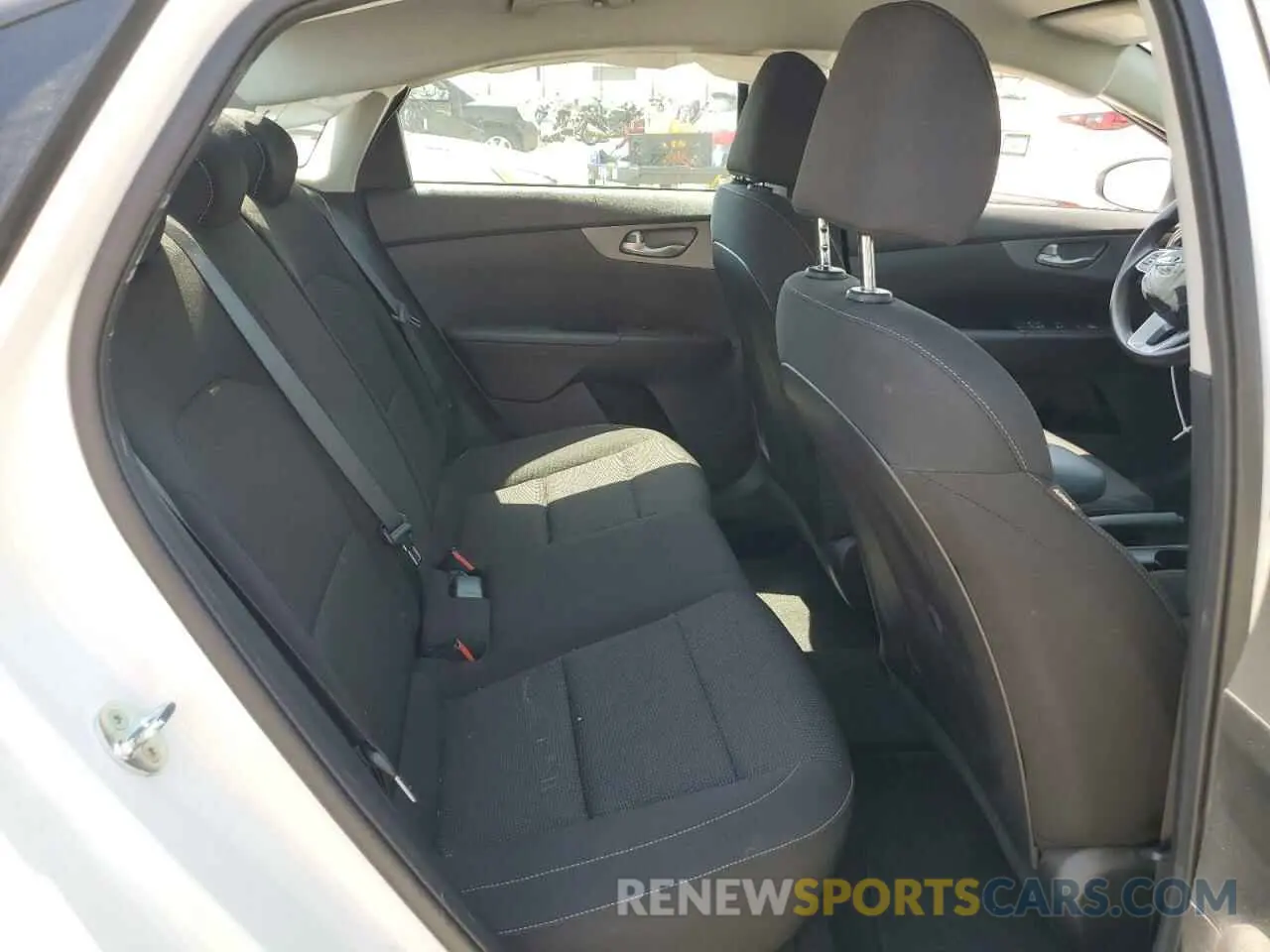 10 fotografías del automóvil dañado 3KPF24AD8ME364712 KIA FORTE 2021