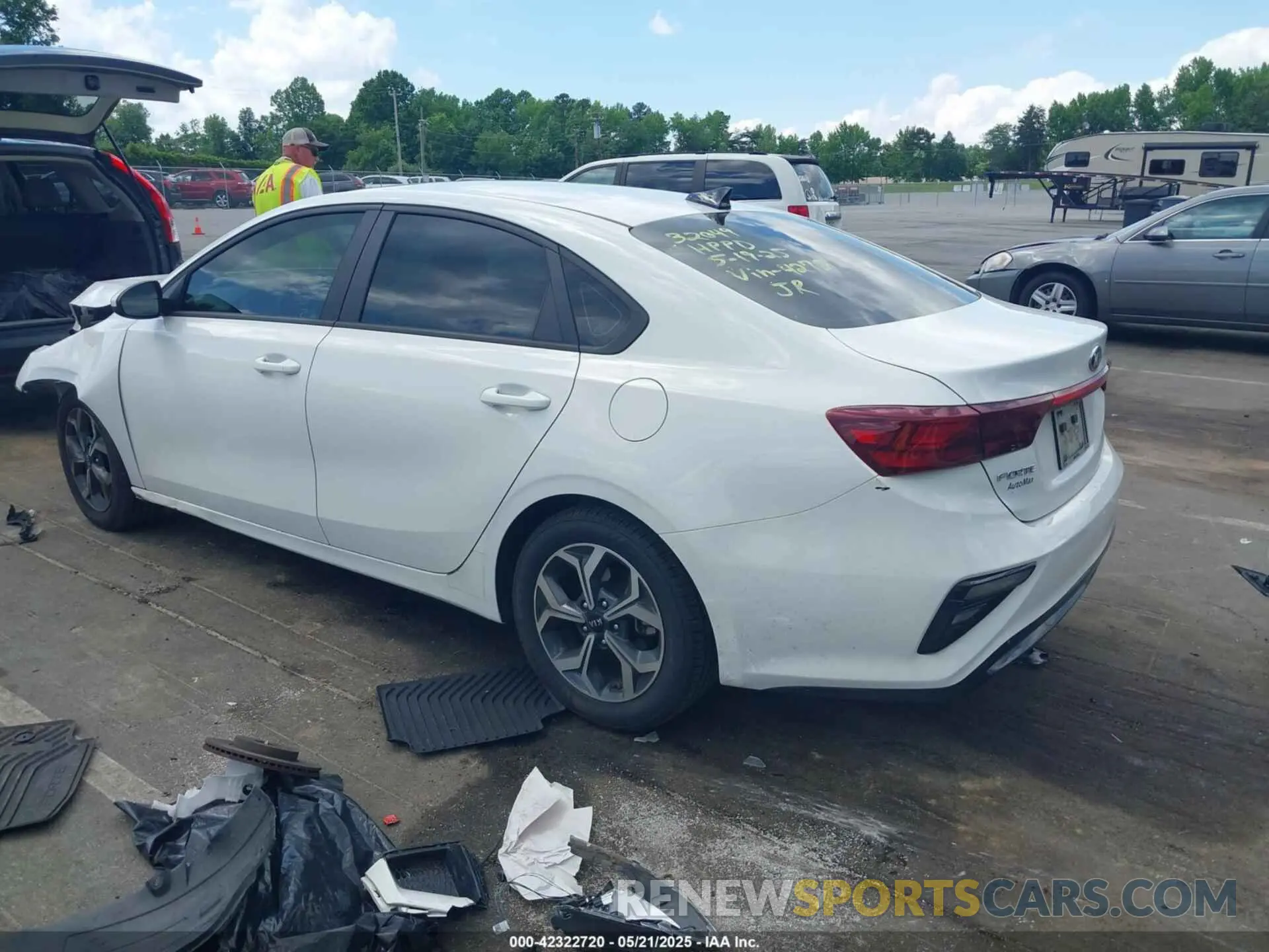 3 fotografías del automóvil dañado 3KPF24AD8ME394275 KIA FORTE 2021