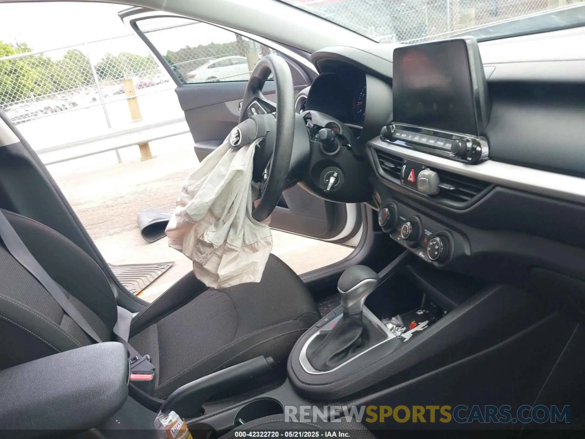 5 fotografías del automóvil dañado 3KPF24AD8ME394275 KIA FORTE 2021