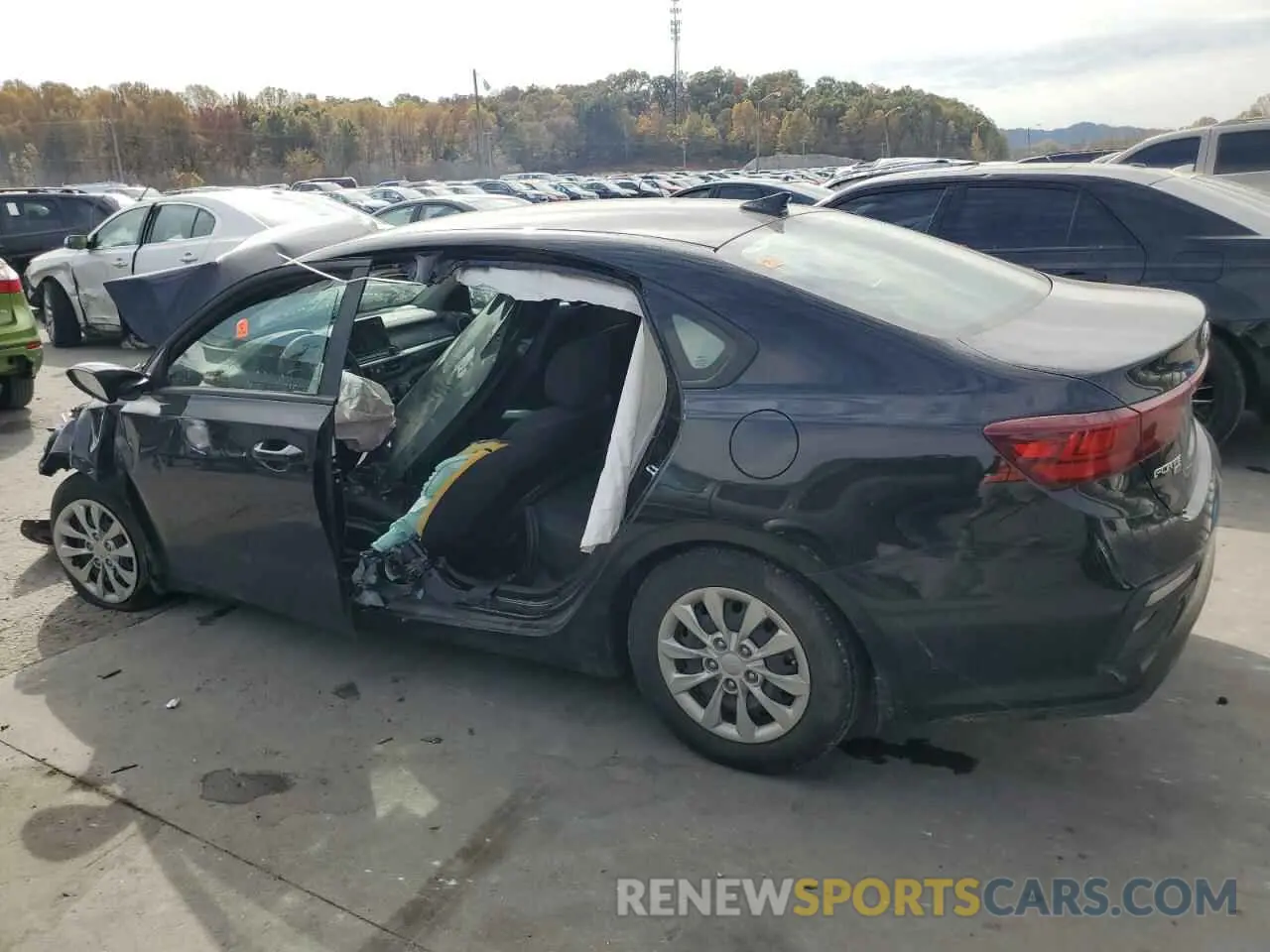 2 fotografías del automóvil dañado 3KPF24AD8ME395989 KIA FORTE 2021