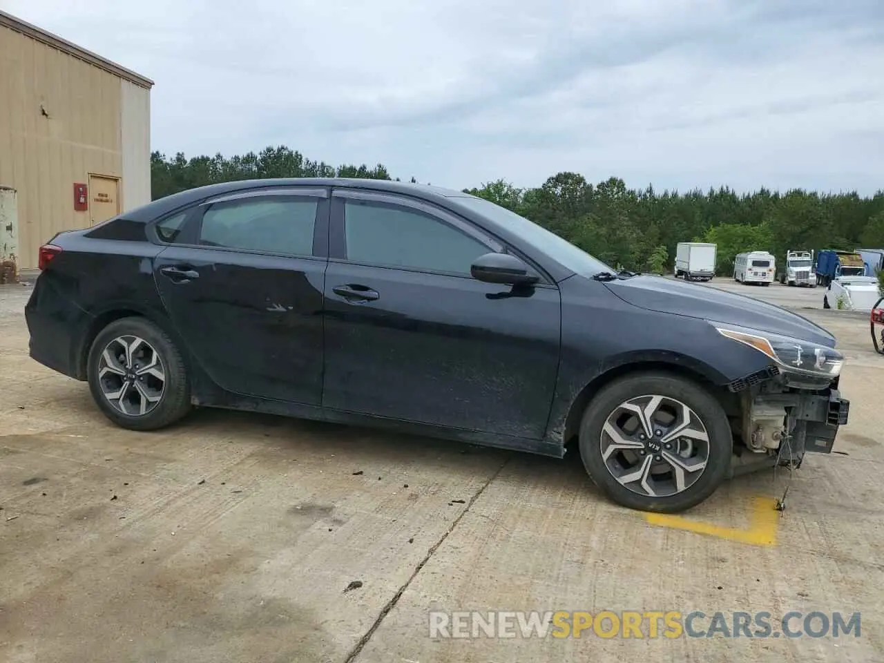 4 fotografías del automóvil dañado 3KPF24AD8ME401838 KIA FORTE 2021