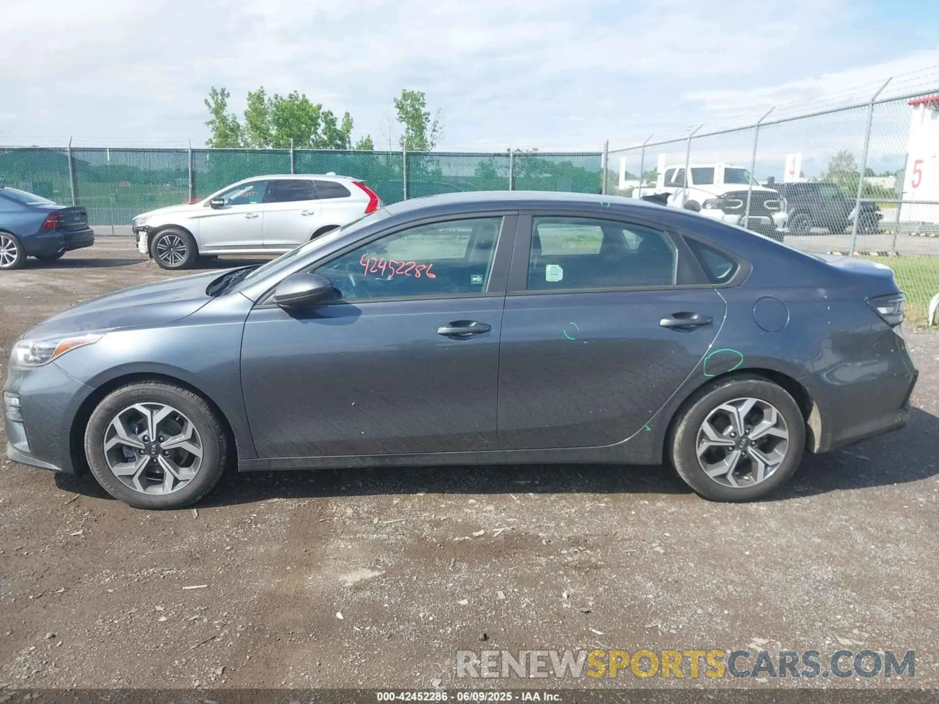 14 fotografías del automóvil dañado 3KPF24AD9ME274324 KIA FORTE 2021
