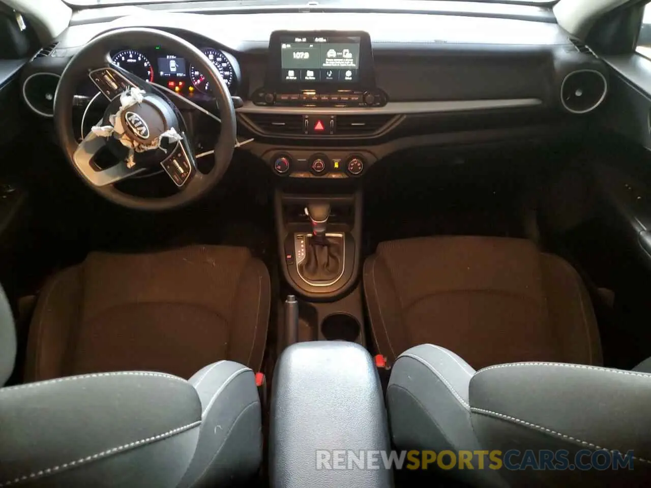 8 fotografías del automóvil dañado 3KPF24AD9ME320024 KIA FORTE 2021