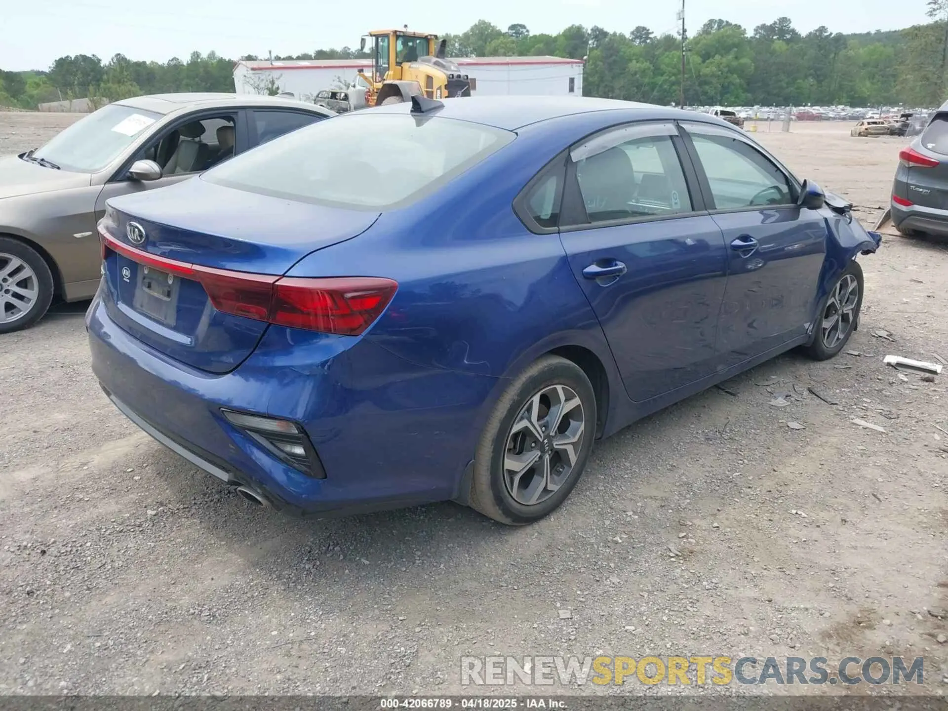 4 fotografías del automóvil dañado 3KPF24AD9ME320220 KIA FORTE 2021