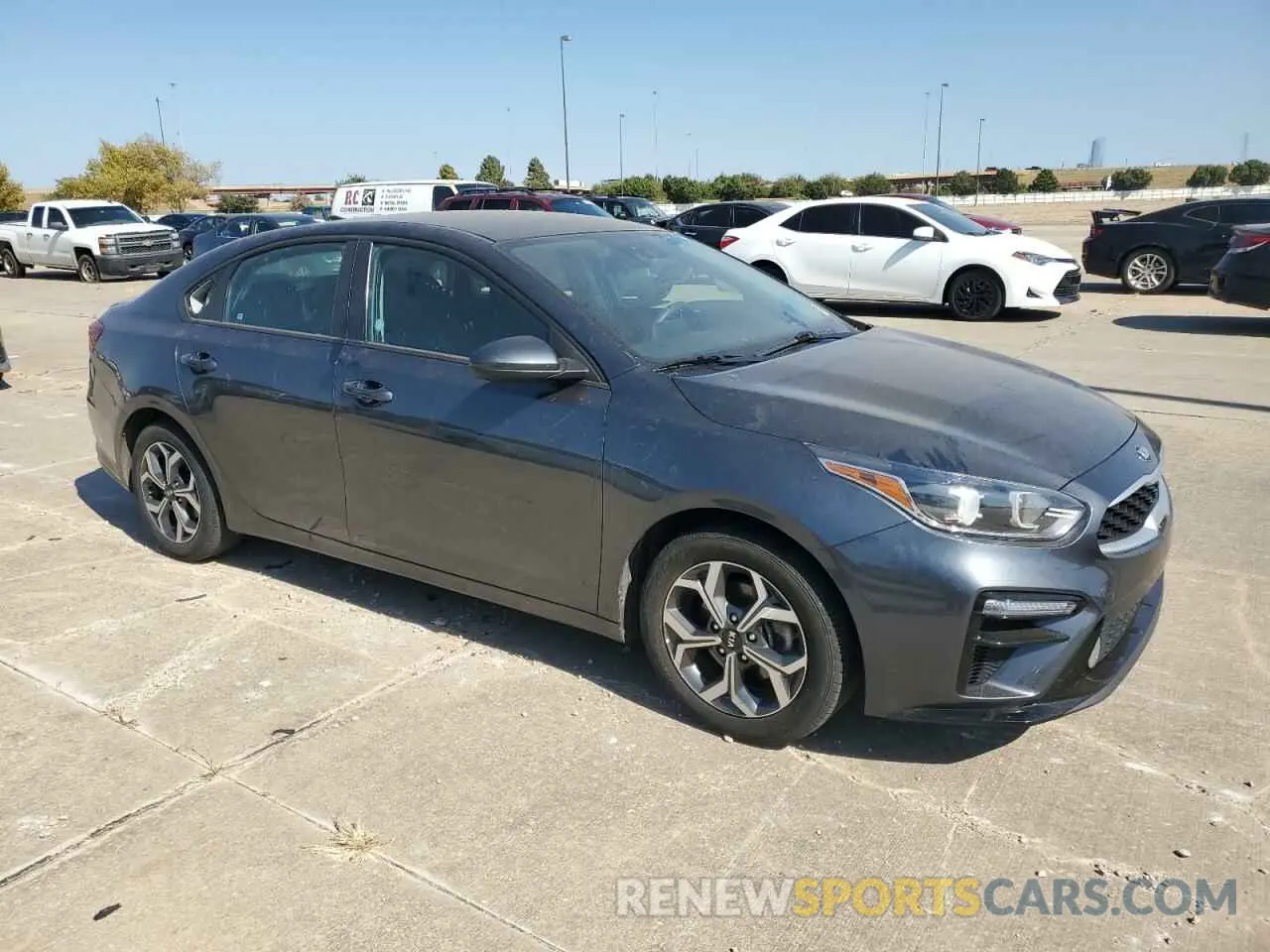 4 fotografías del automóvil dañado 3KPF24AD9ME329970 KIA FORTE 2021
