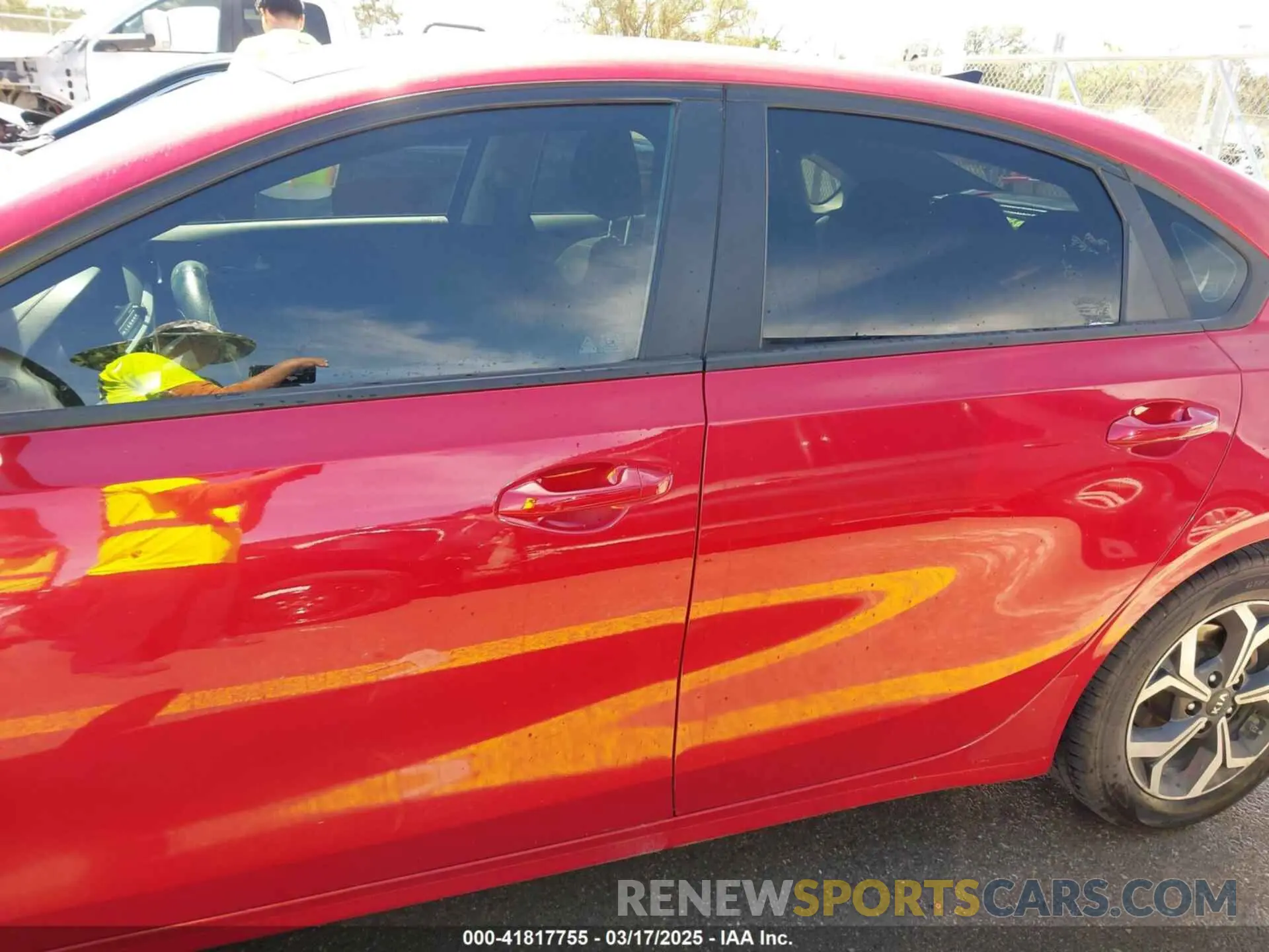 14 fotografías del automóvil dañado 3KPF24AD9ME330665 KIA FORTE 2021