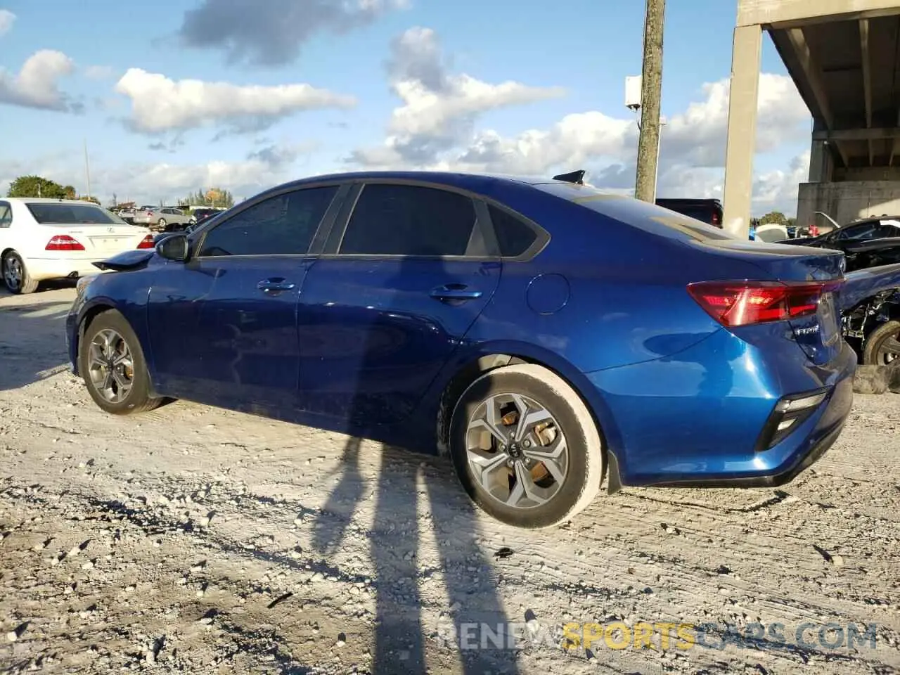 2 fotografías del automóvil dañado 3KPF24AD9ME341360 KIA FORTE 2021